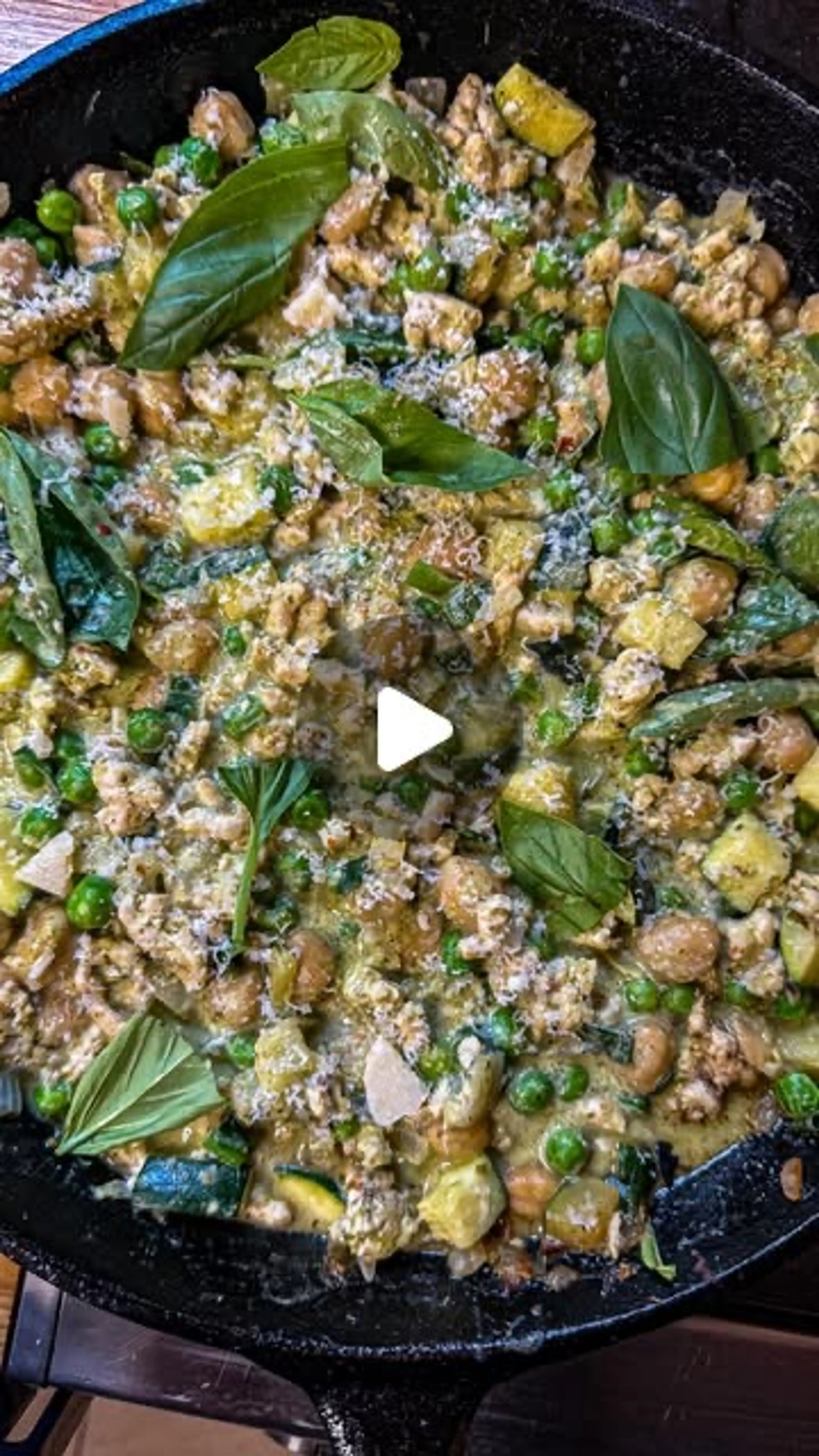 Creamy Pesto Turkey Mince with Chickpeas & Peas
