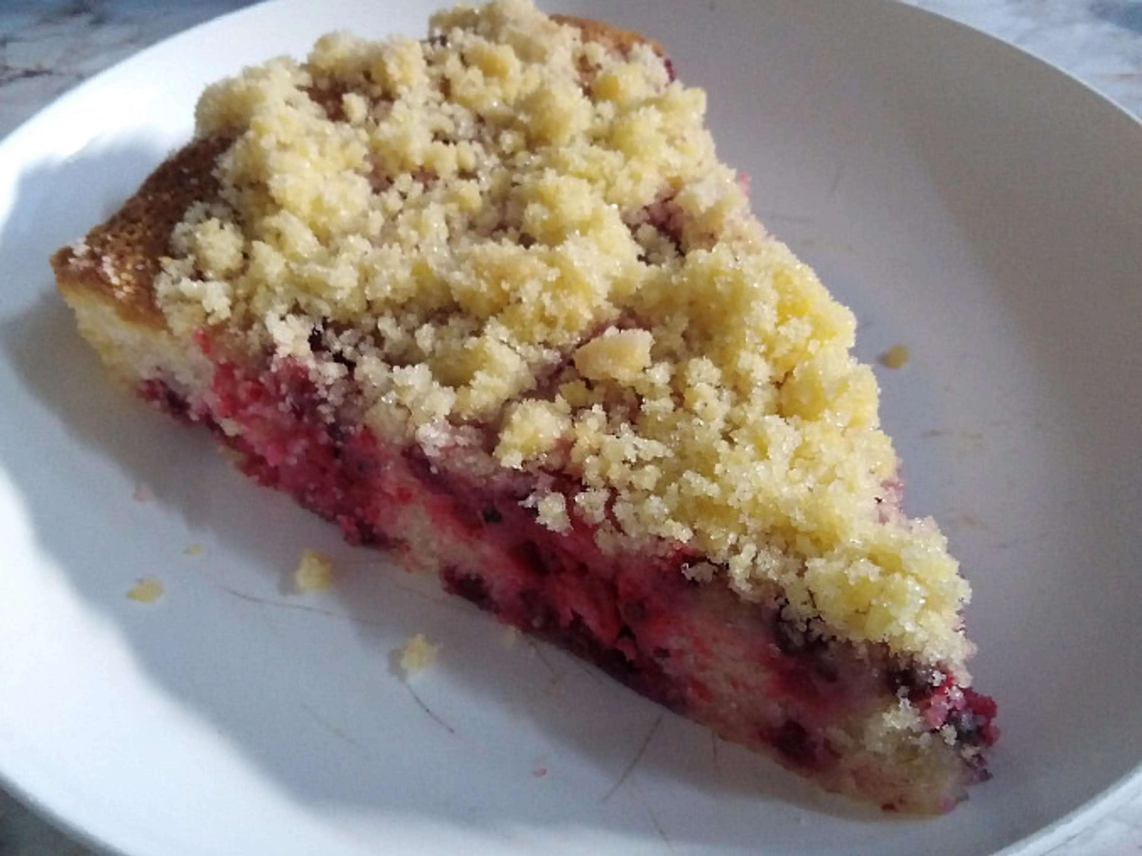 Rybízový koláč s drobenkou