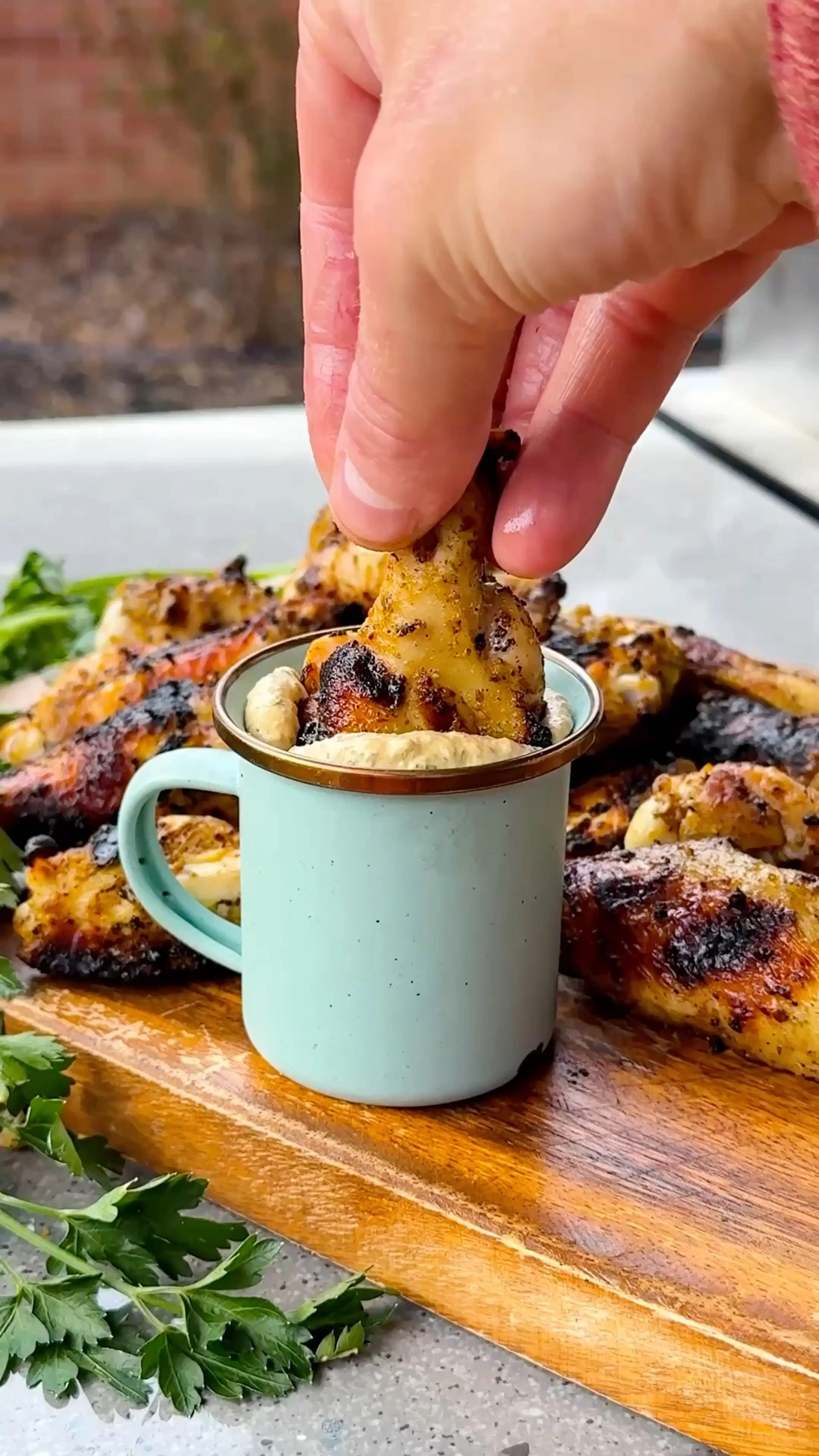 Get a Load of This Big Back Sauce