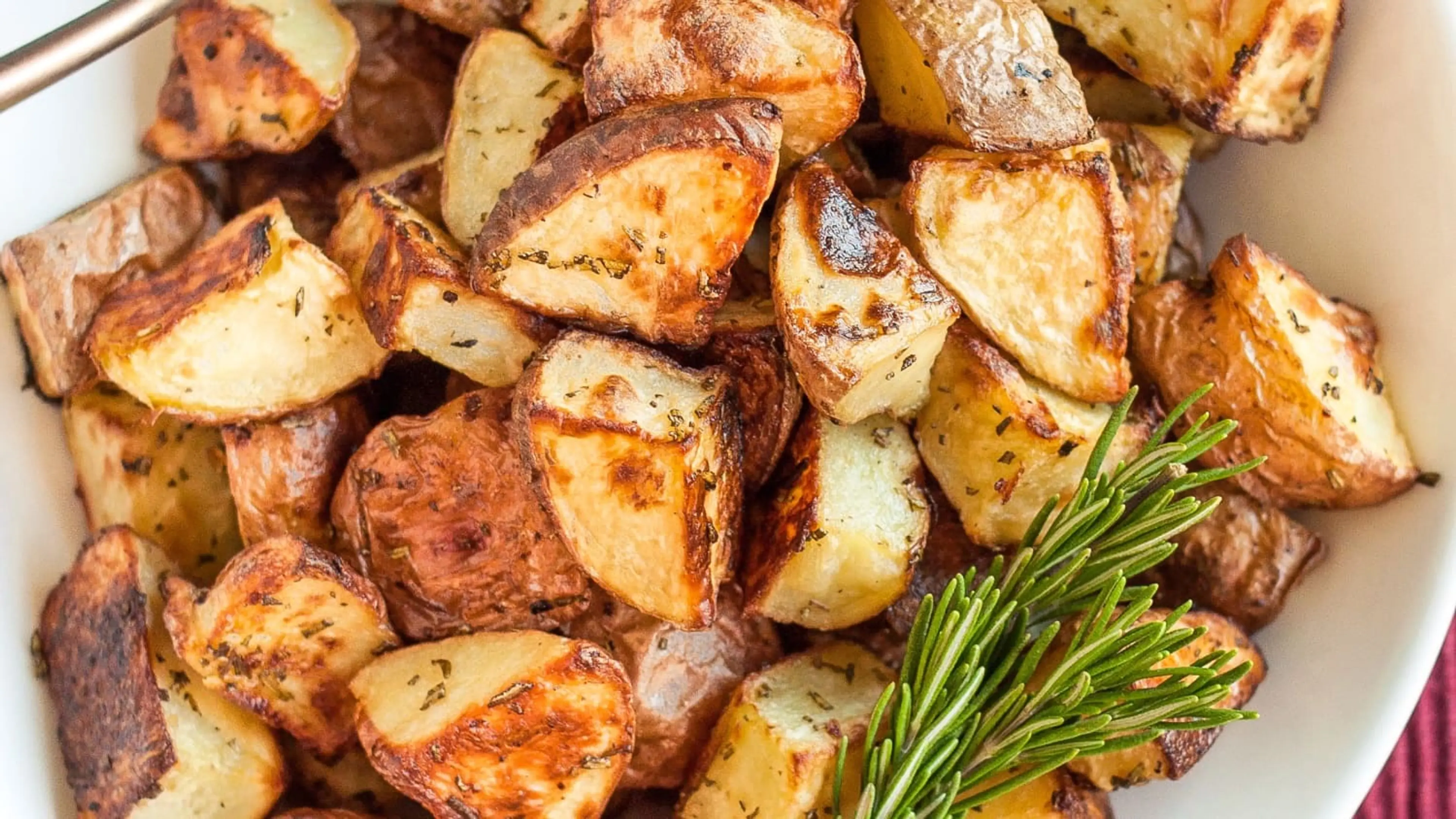 Golden, Crispy Rosemary Roasted Potatoes