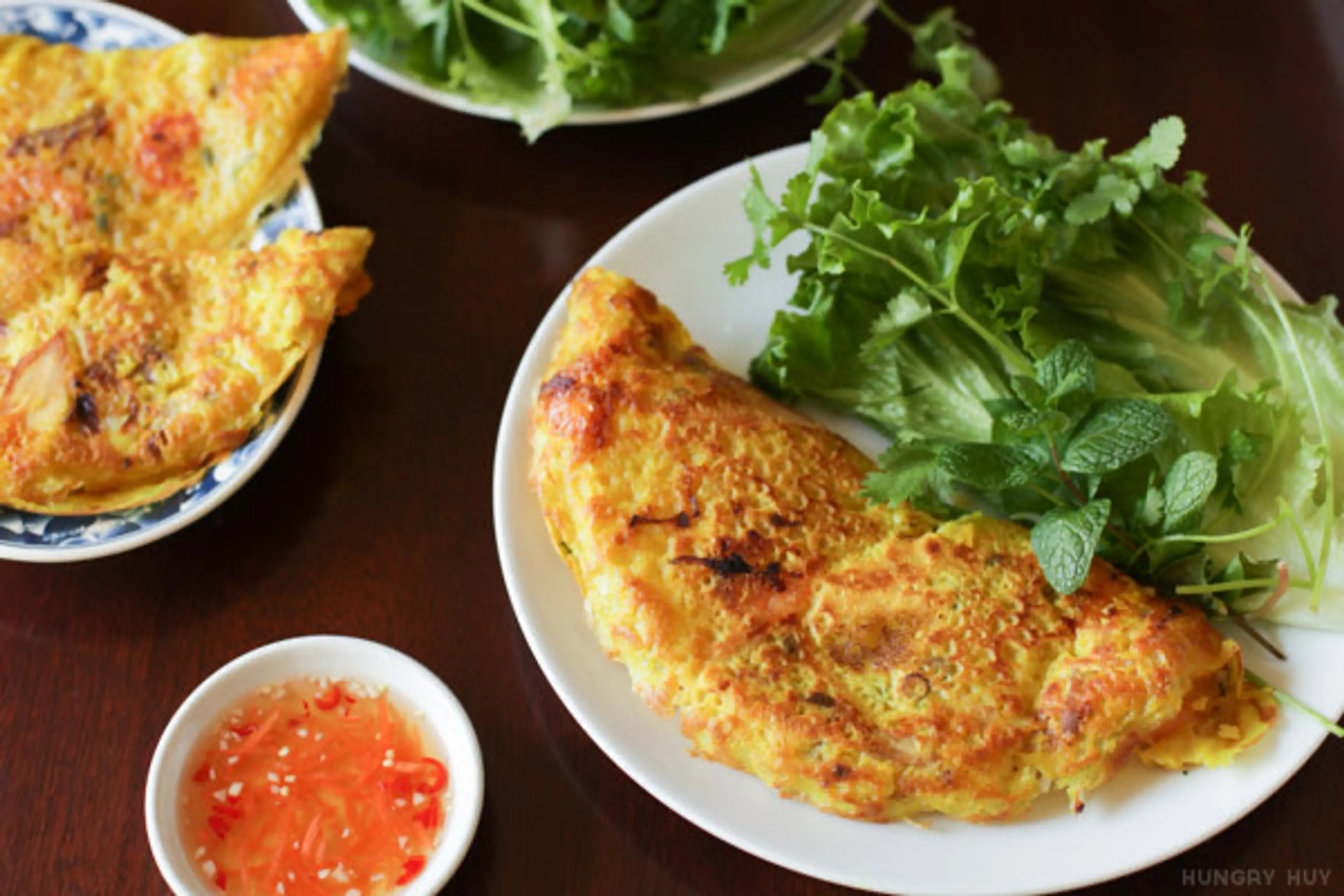 Bánh Xèo (Vietnamese Sizzling Pancakes / Crêpes)