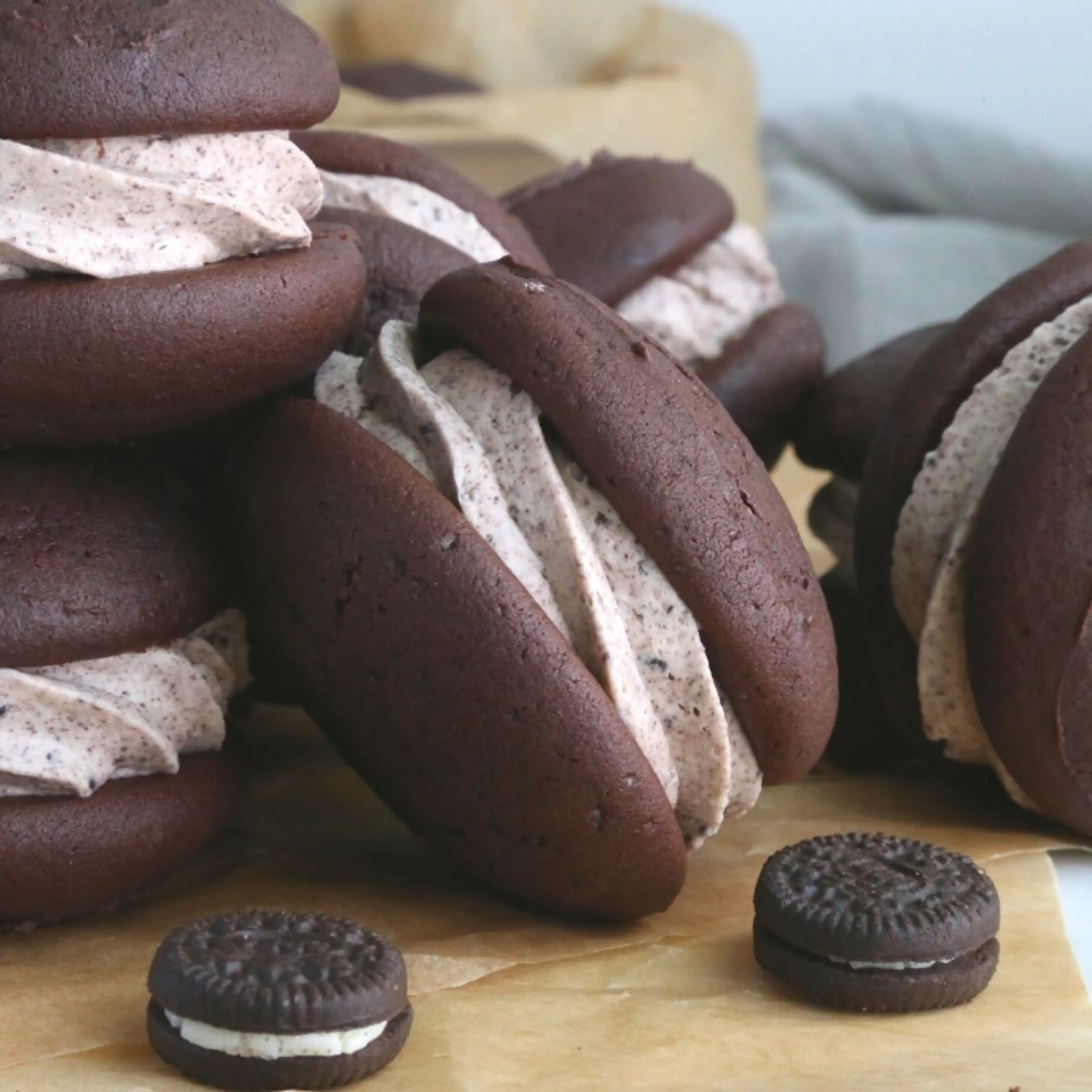 Cookies and Cream Whoopie Pies