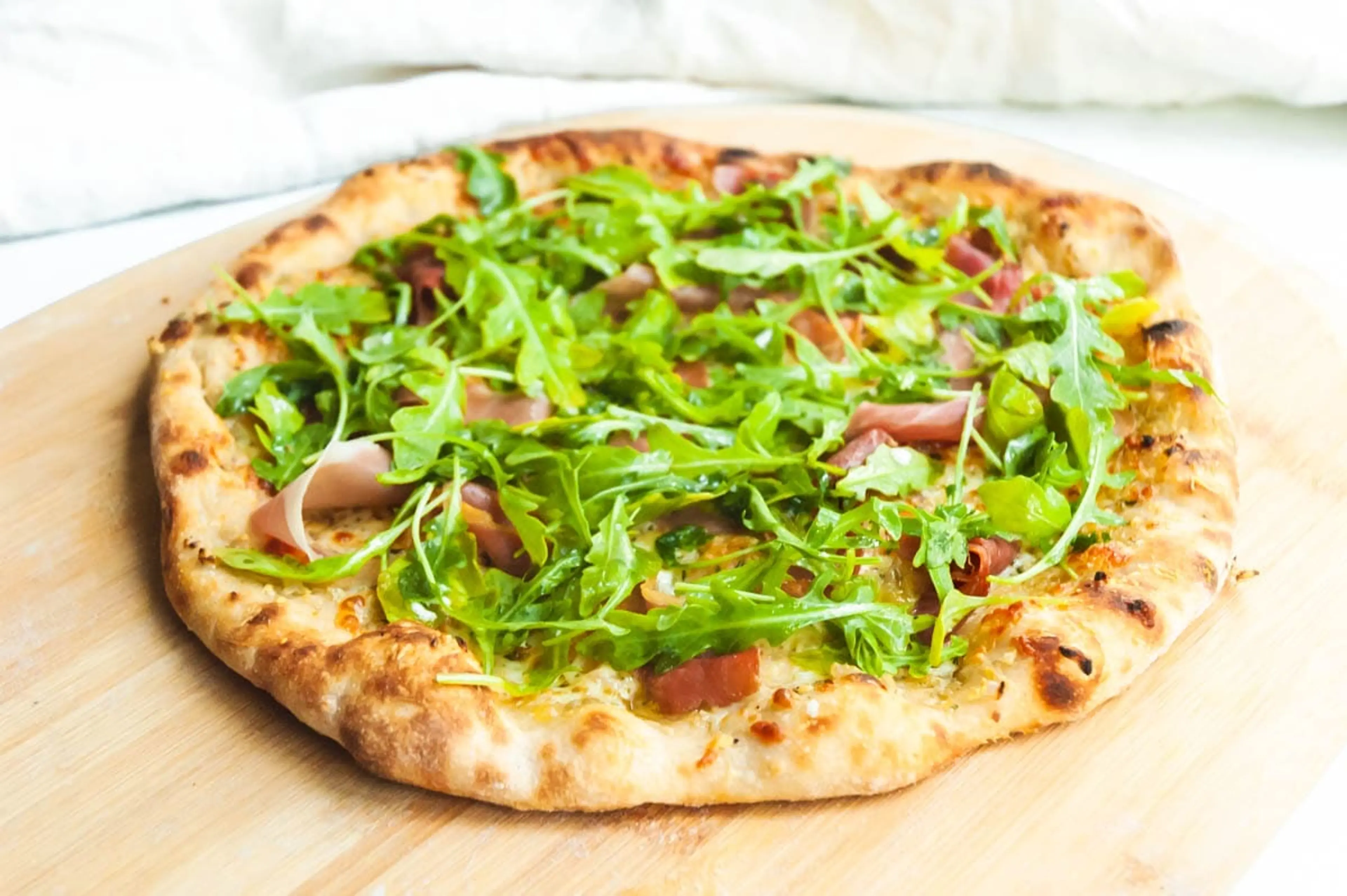 Arugula and Prosciutto Pizza