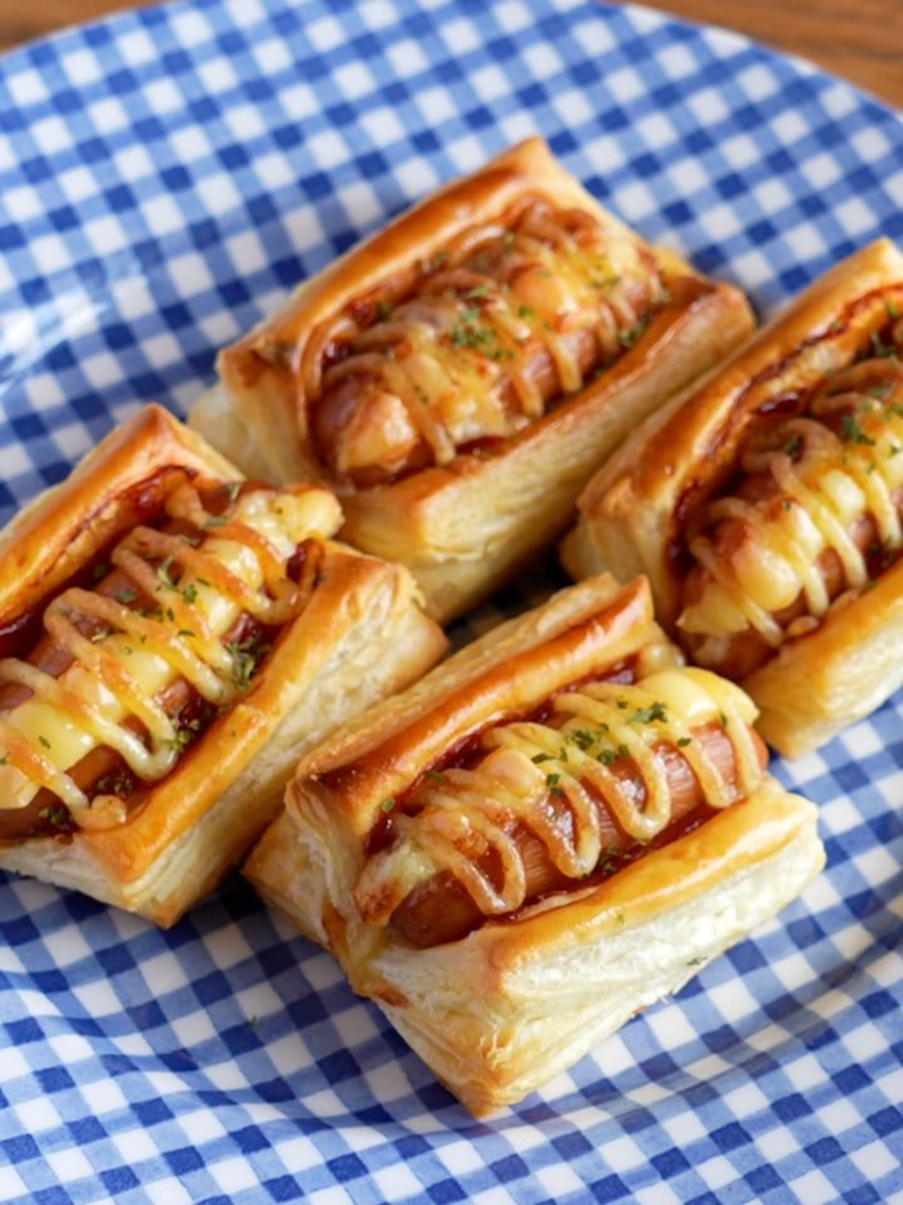 考えた人すごい】このやり方を覚えたら楽しくて仕方ない！チーズが入ったウインナーパイのレシピ / Sausage Chee