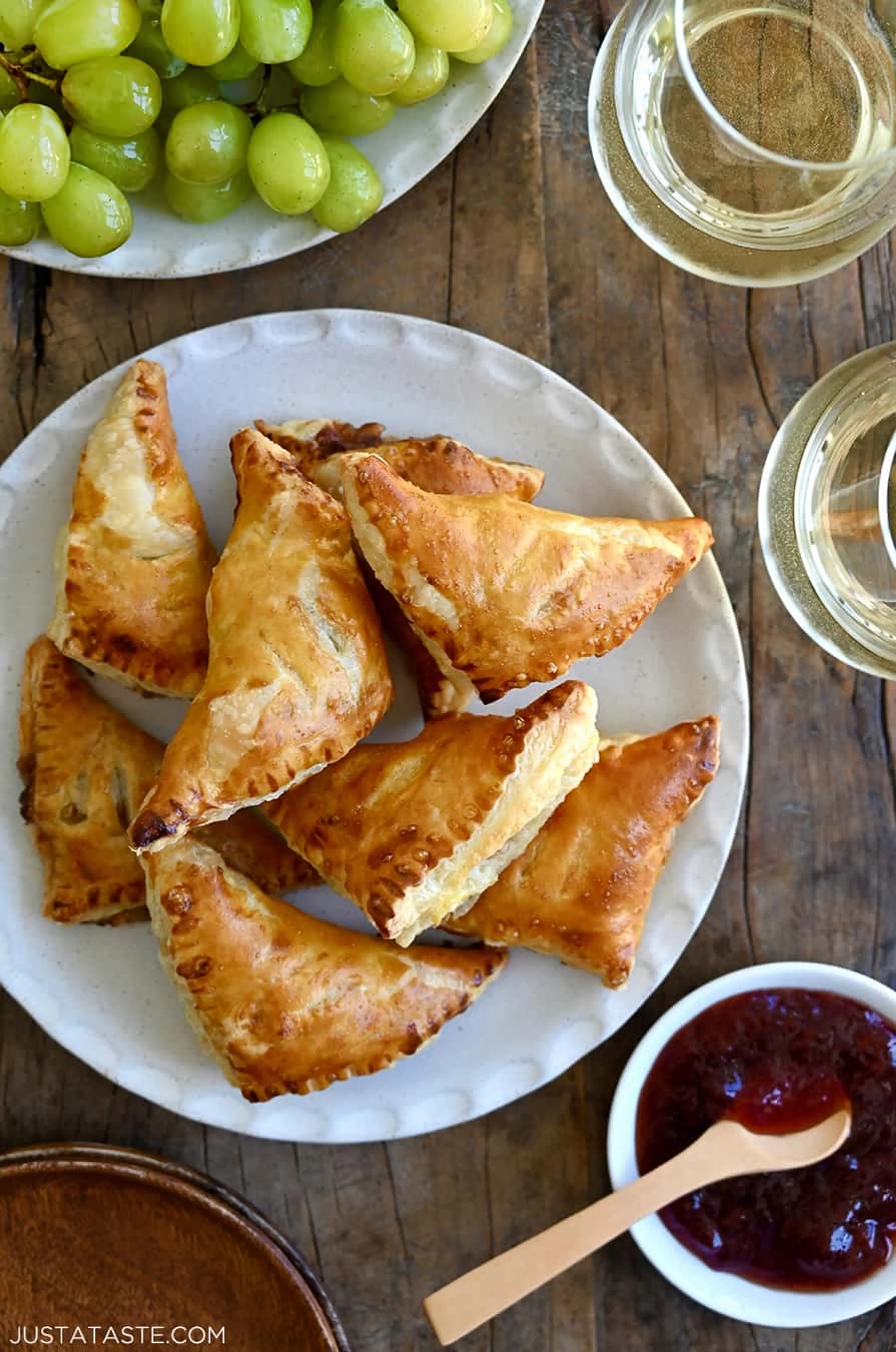 Baked Brie Bites with Jam