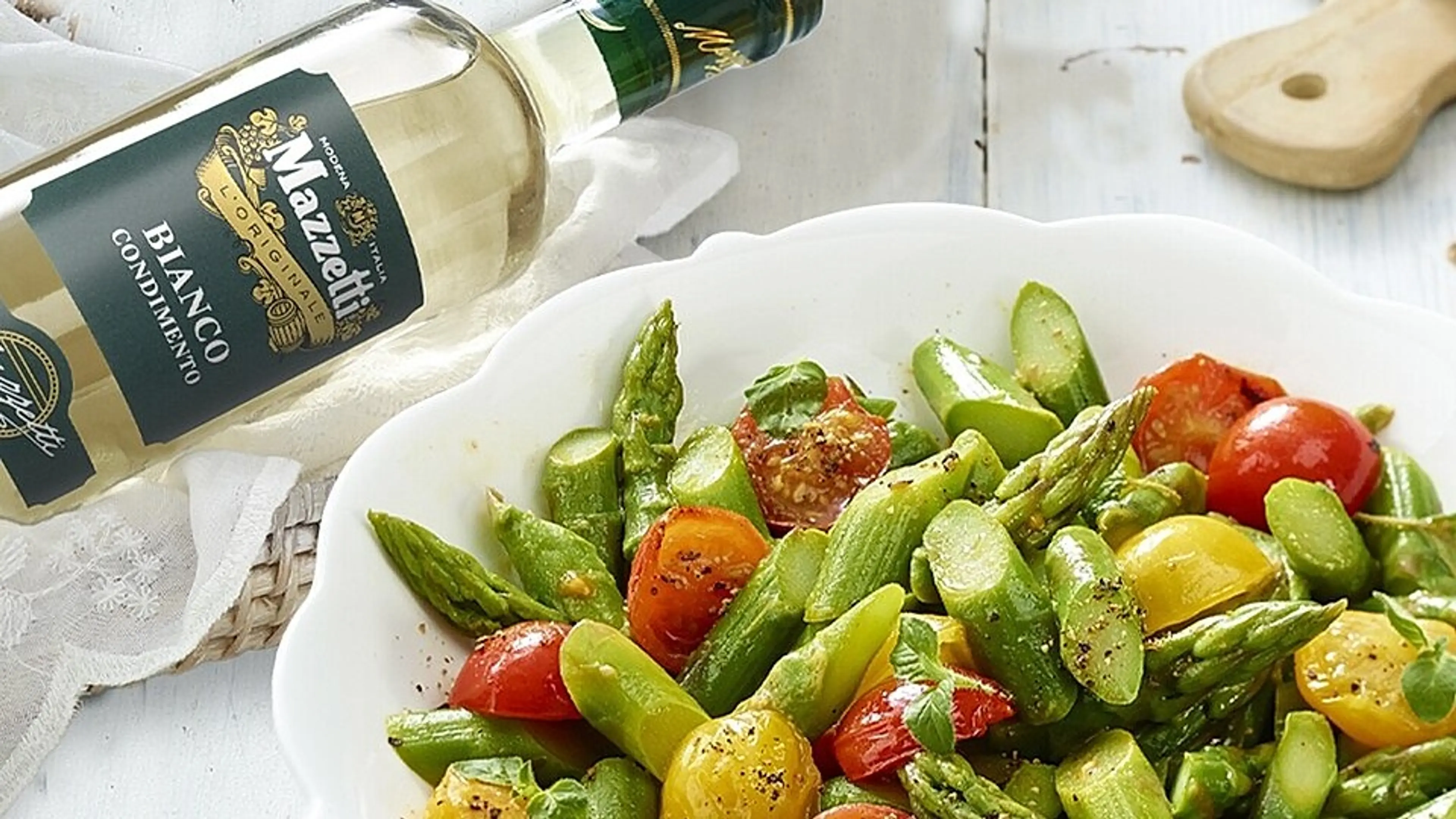Spargelsalat mit Kirschtomaten