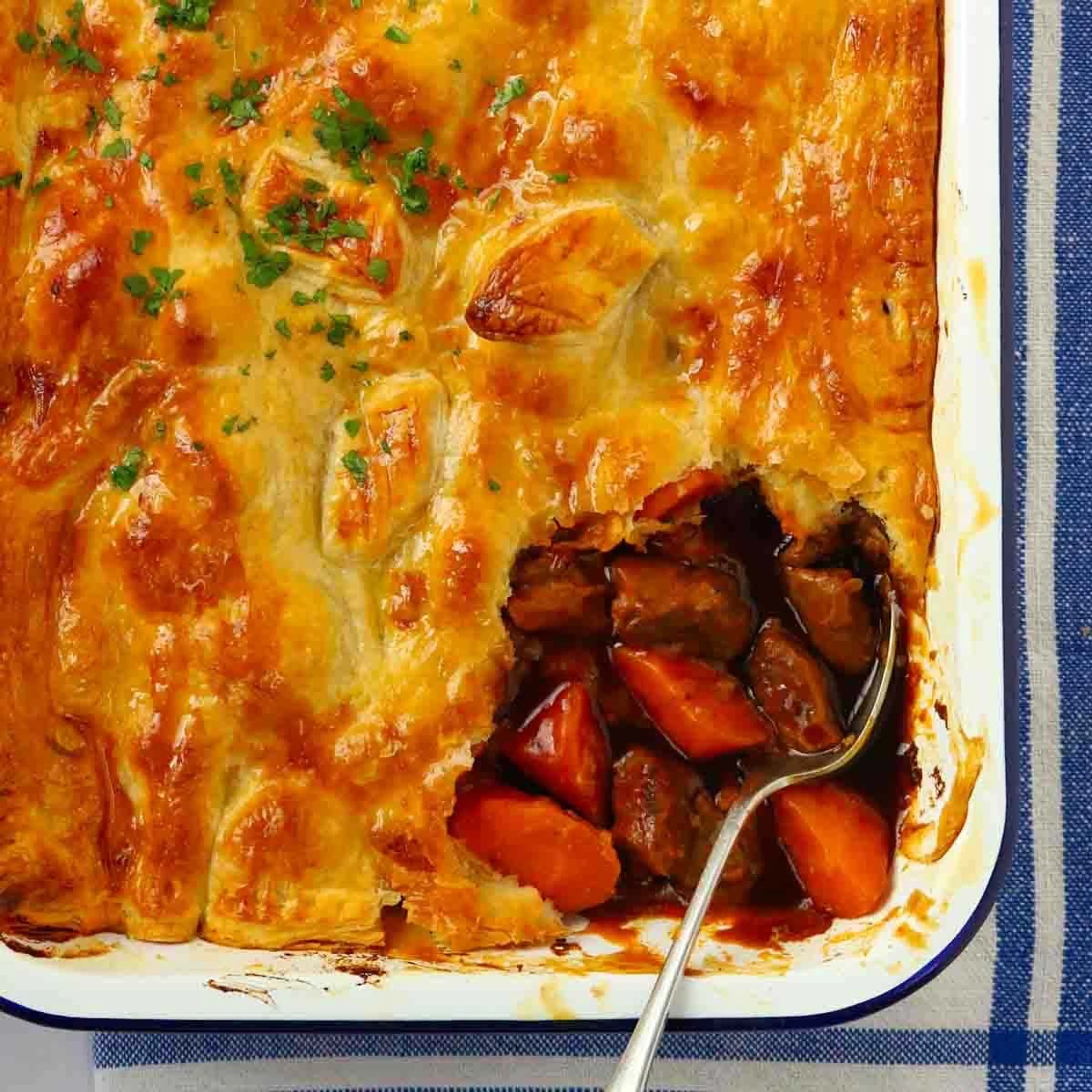 Steak Pie {Easiest EVER Recipe!}