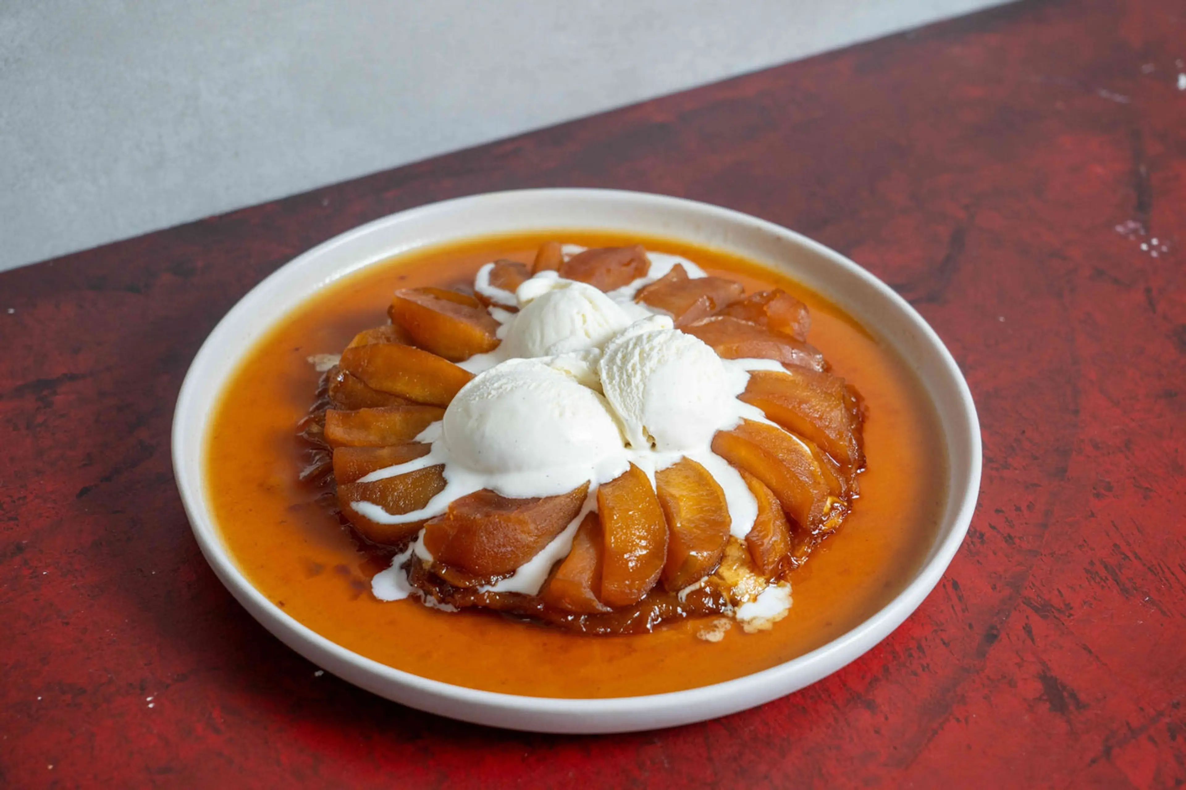 Apple tarte tatin