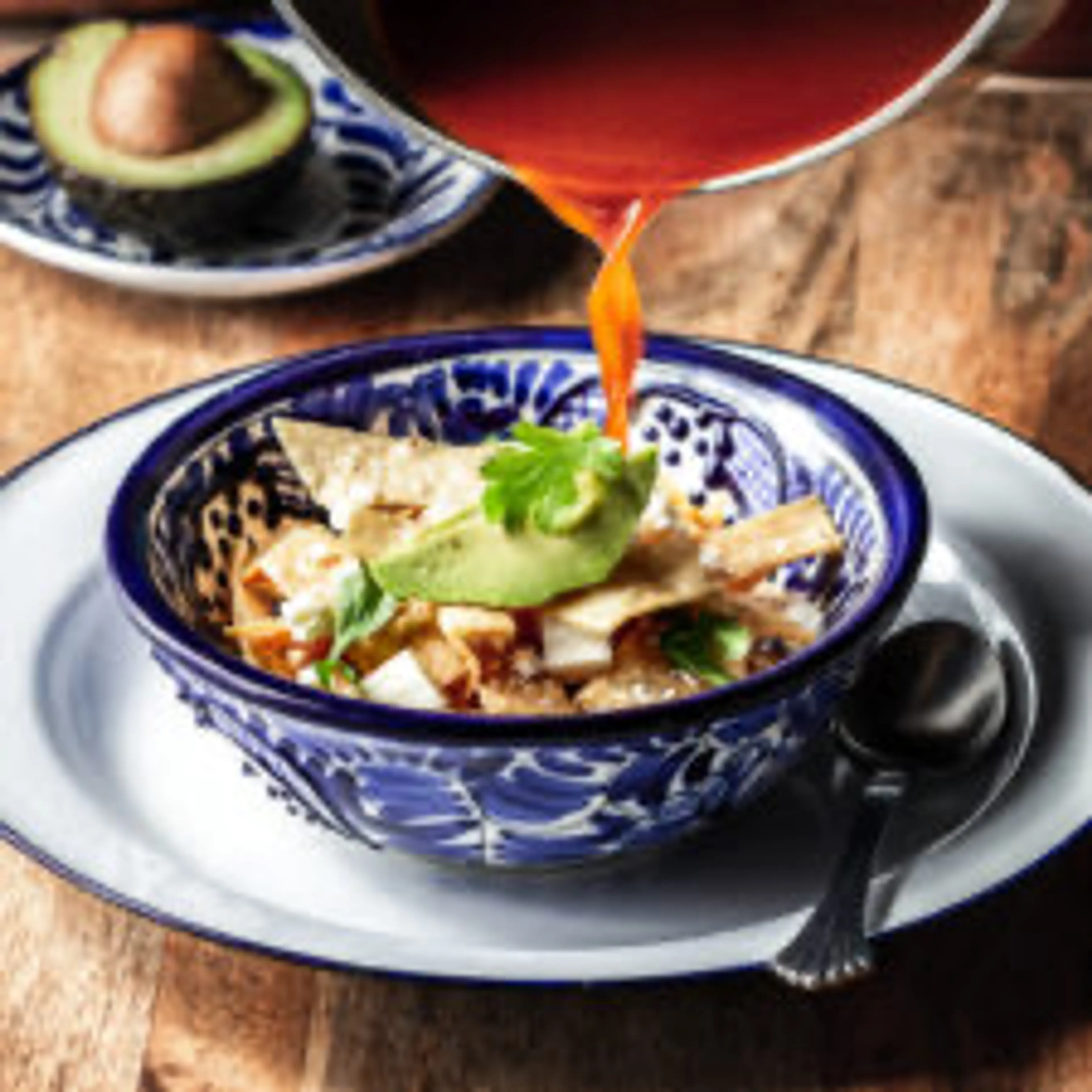 TRADITIONAL MEXICAN TORTILLA SOUP