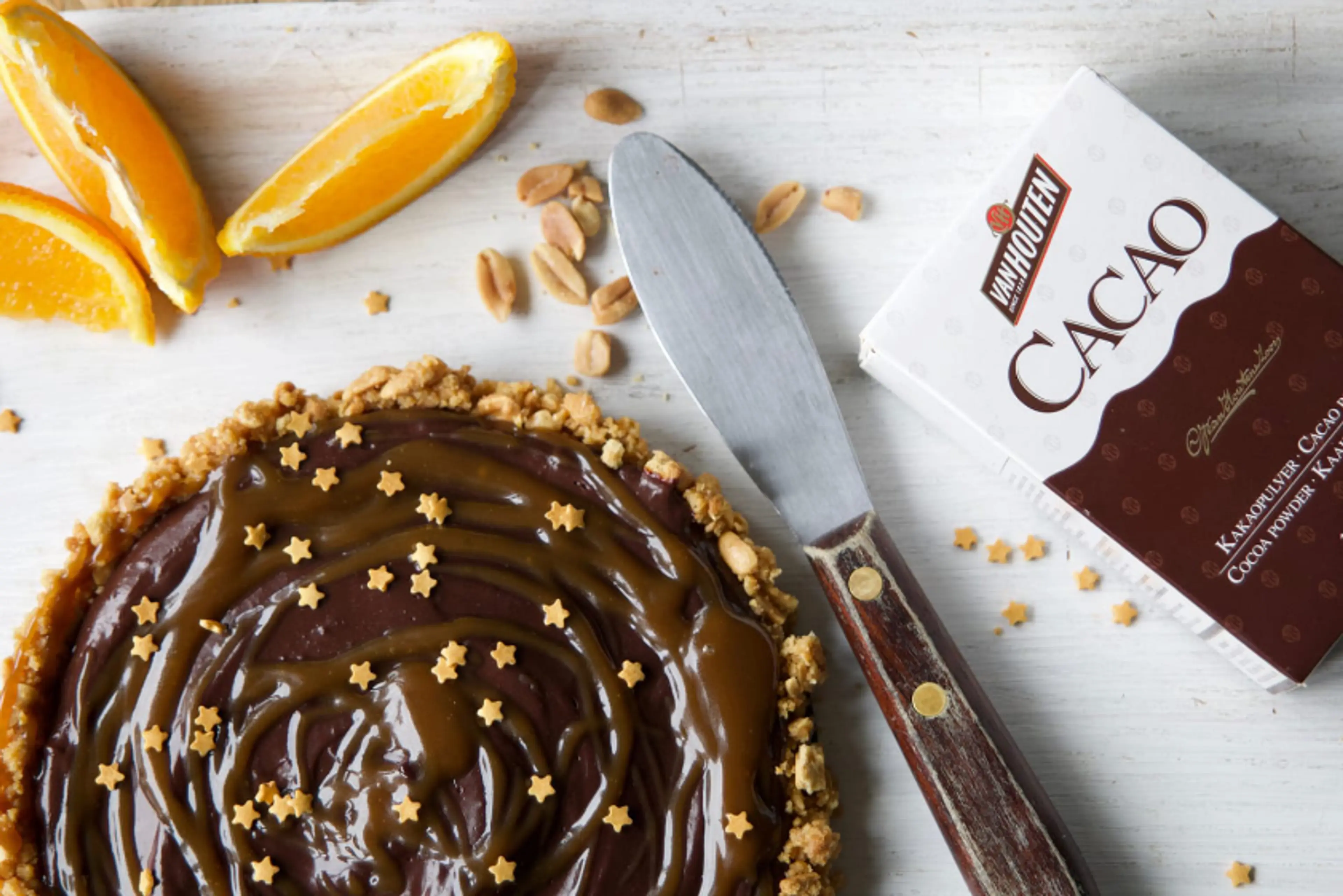 Amerikkalainen suklaapiiras suolapähkinöillä