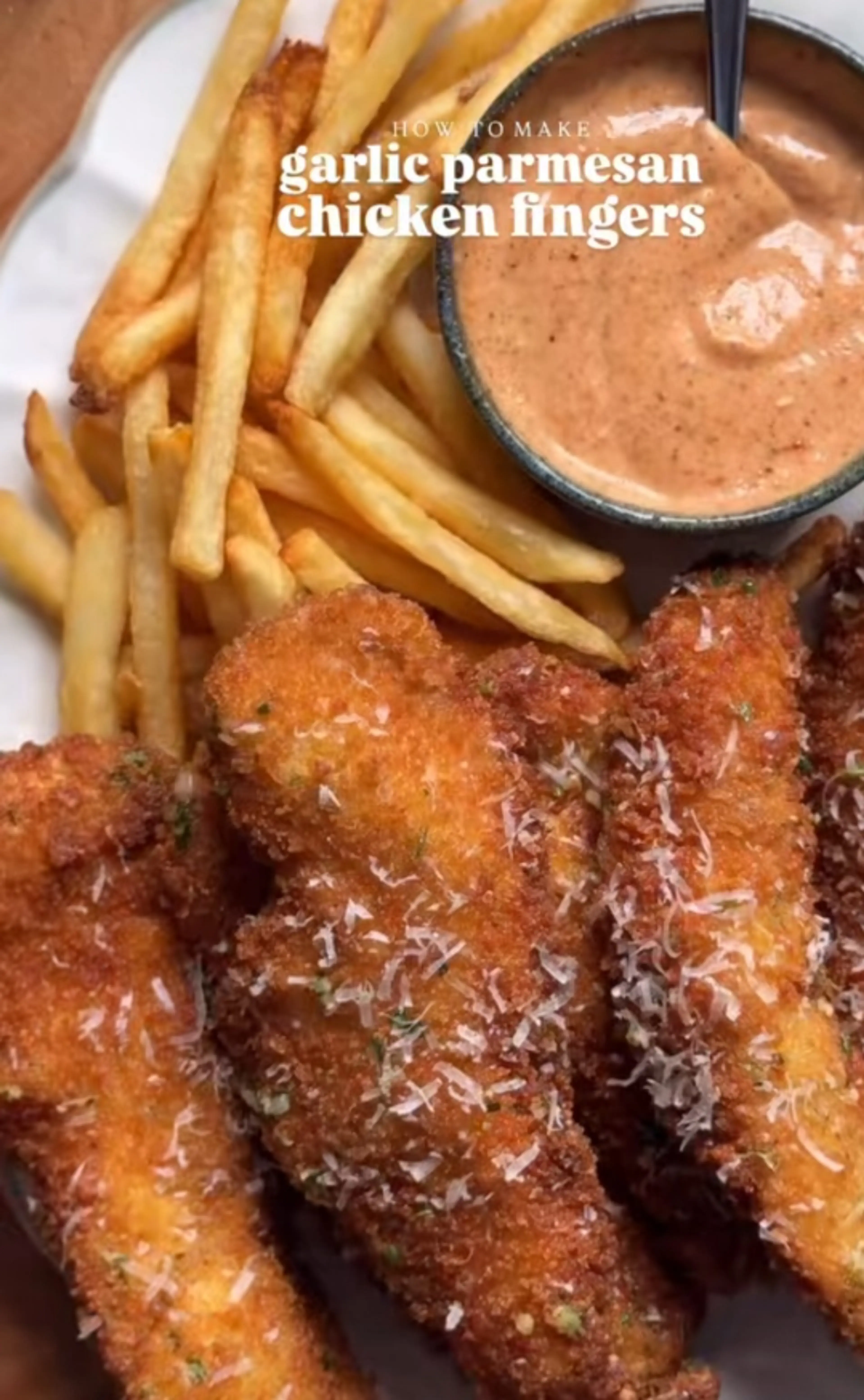 Crispy Garlic Parmesan Chicken Strips with Creamy Chili Sauc