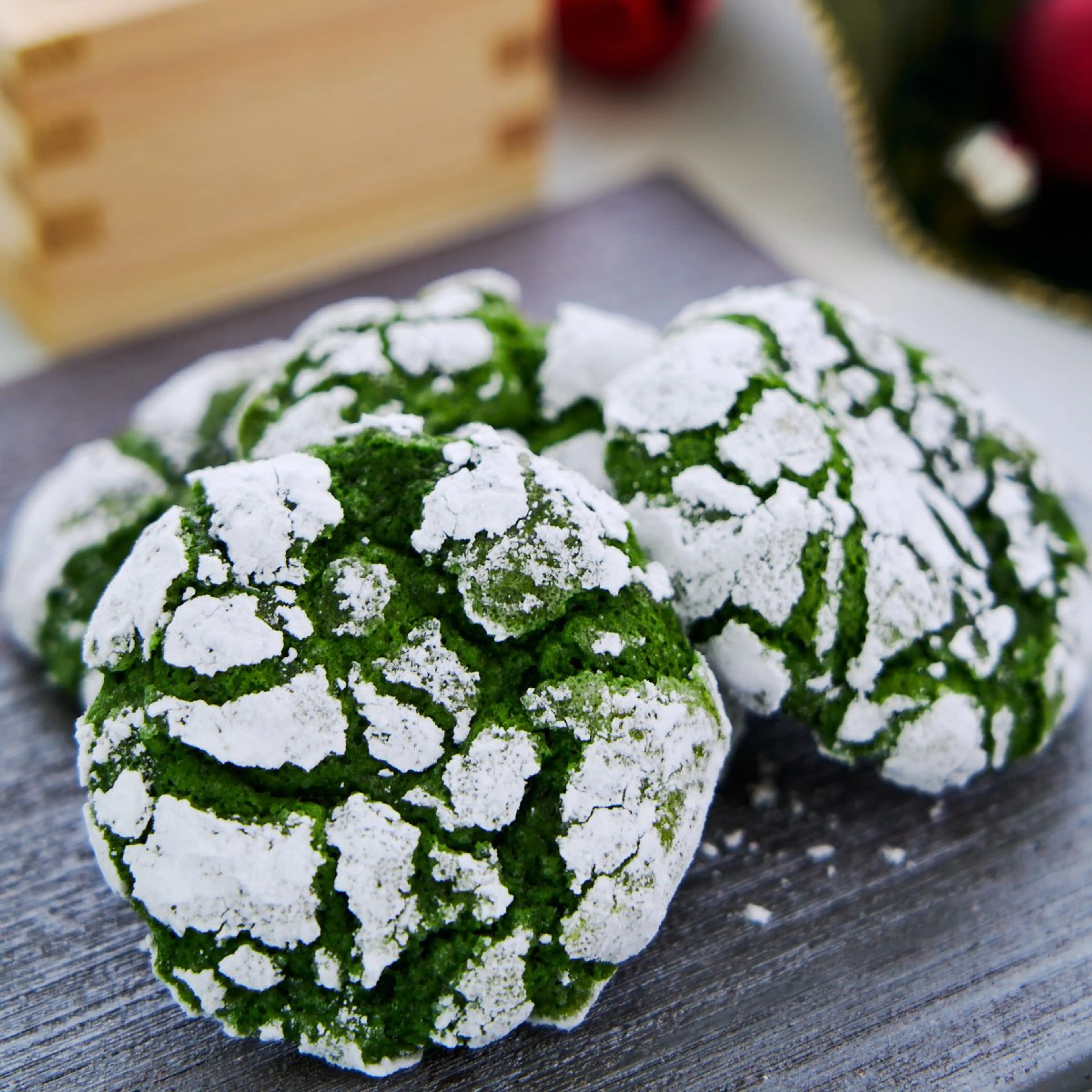 Matcha Crinkle Cookies