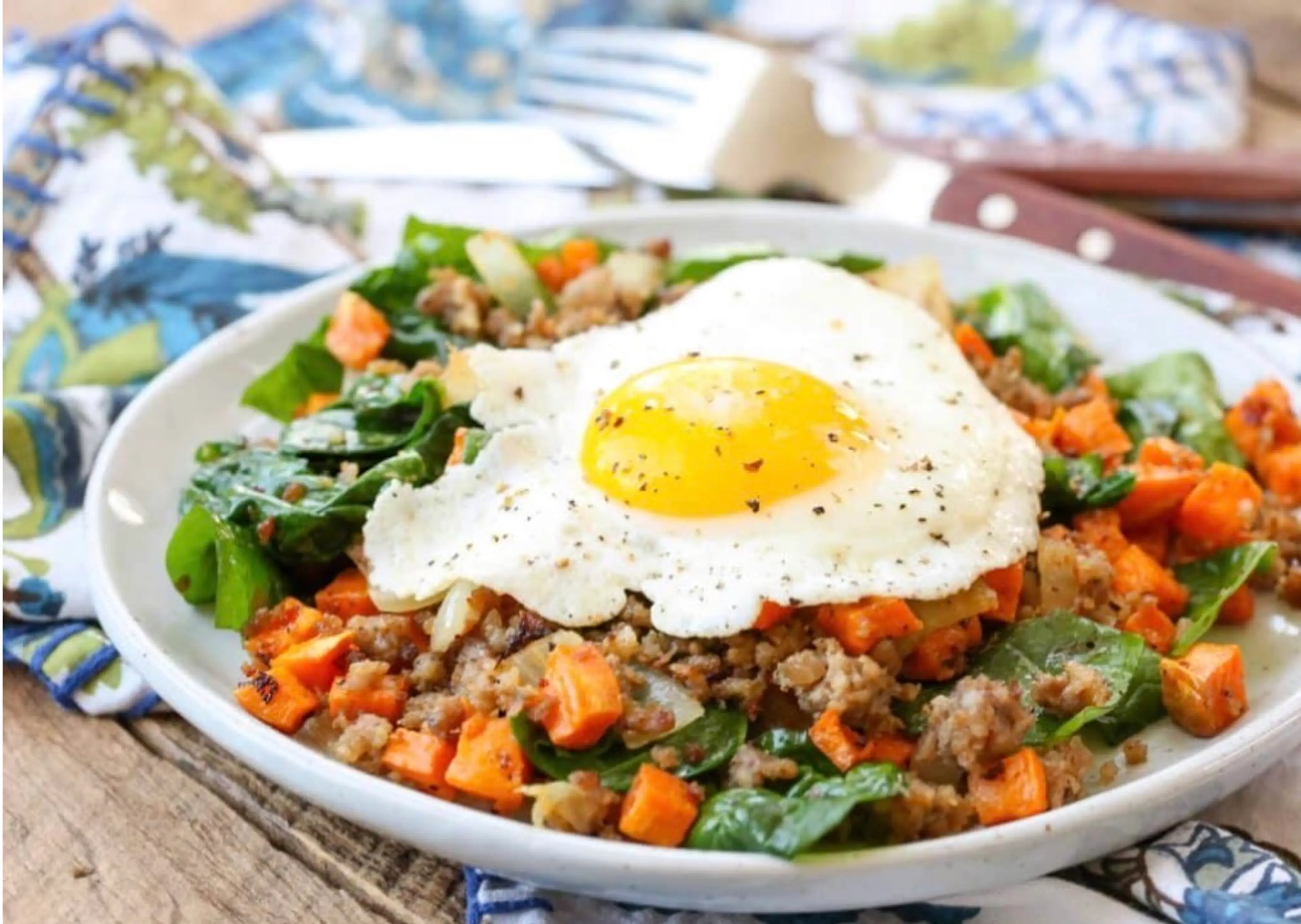 Sweet Potato & Spinach Hash With Egg