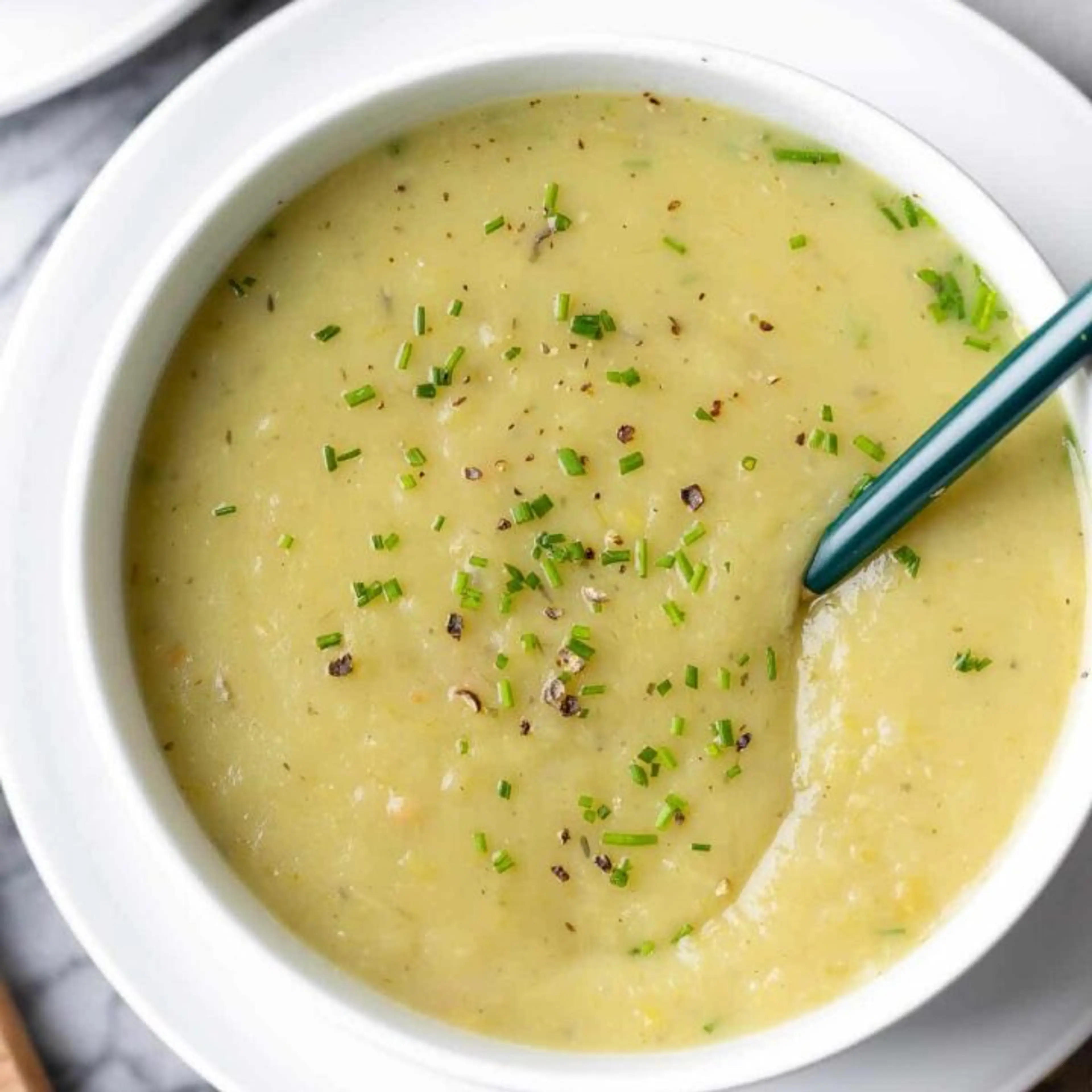 Leek and Potato Soup (No Cream)