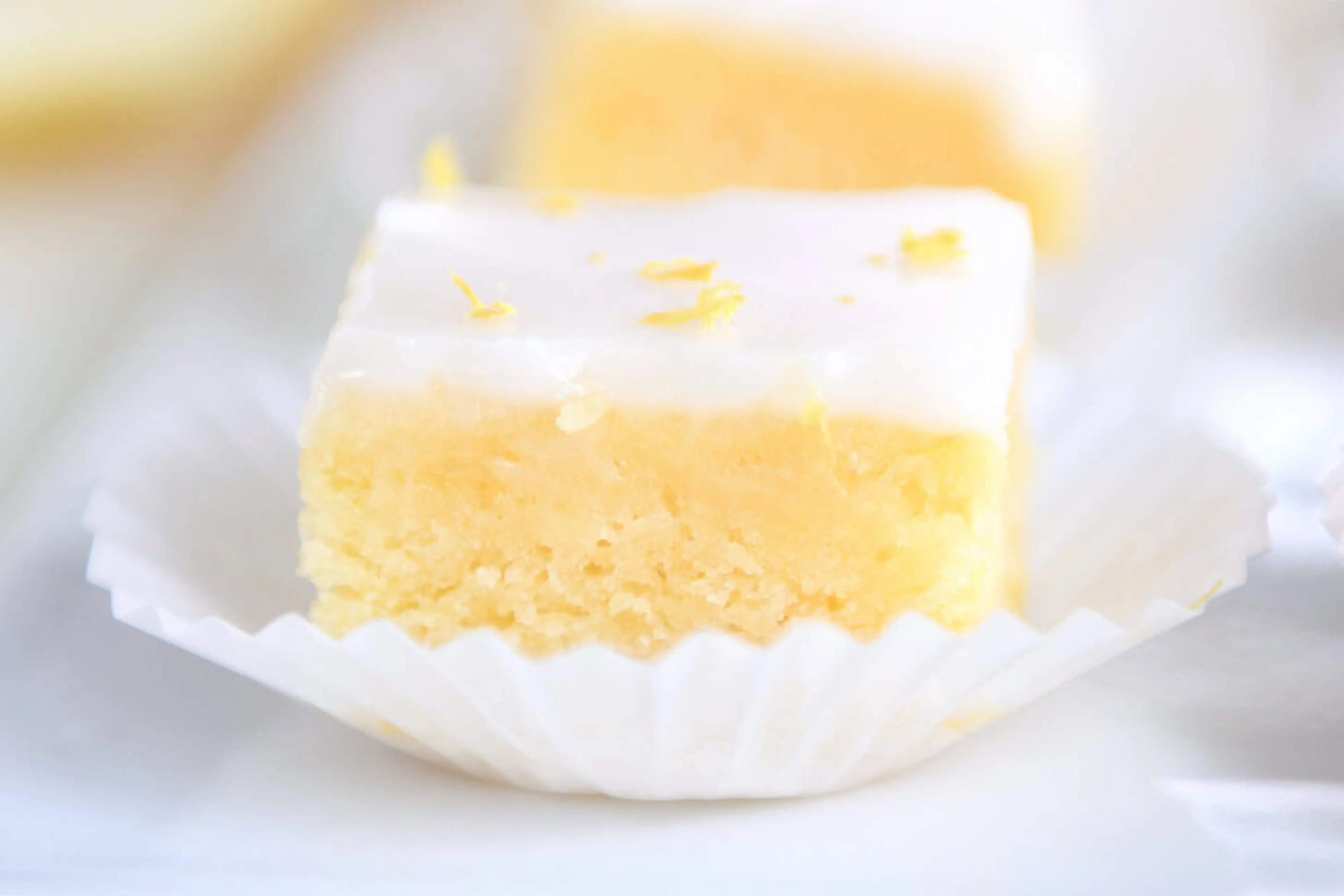 Little Lemonies {Lemon Brownies}