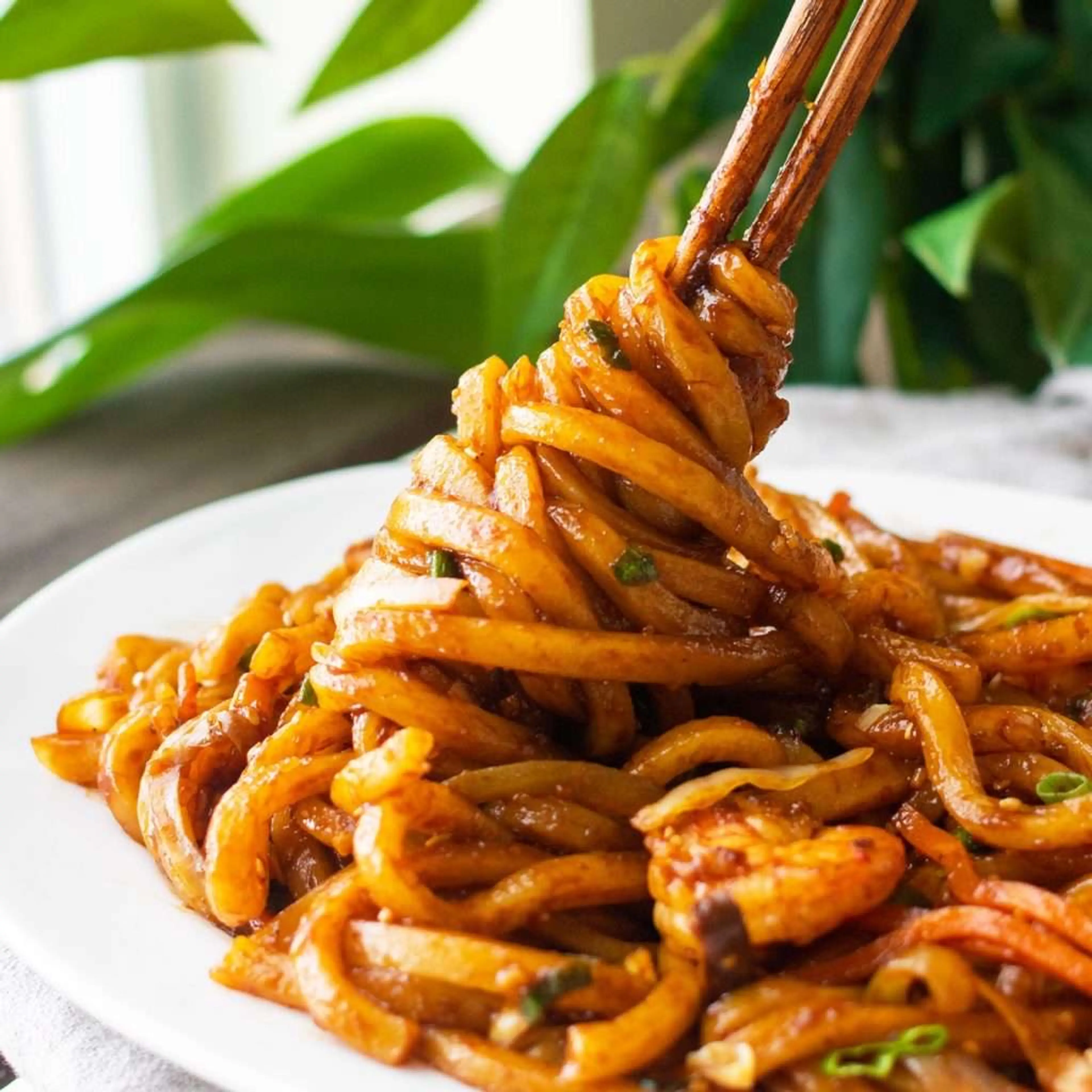 Easy 15-Minute Yaki Udon (Stir Fried Udon Noodles)