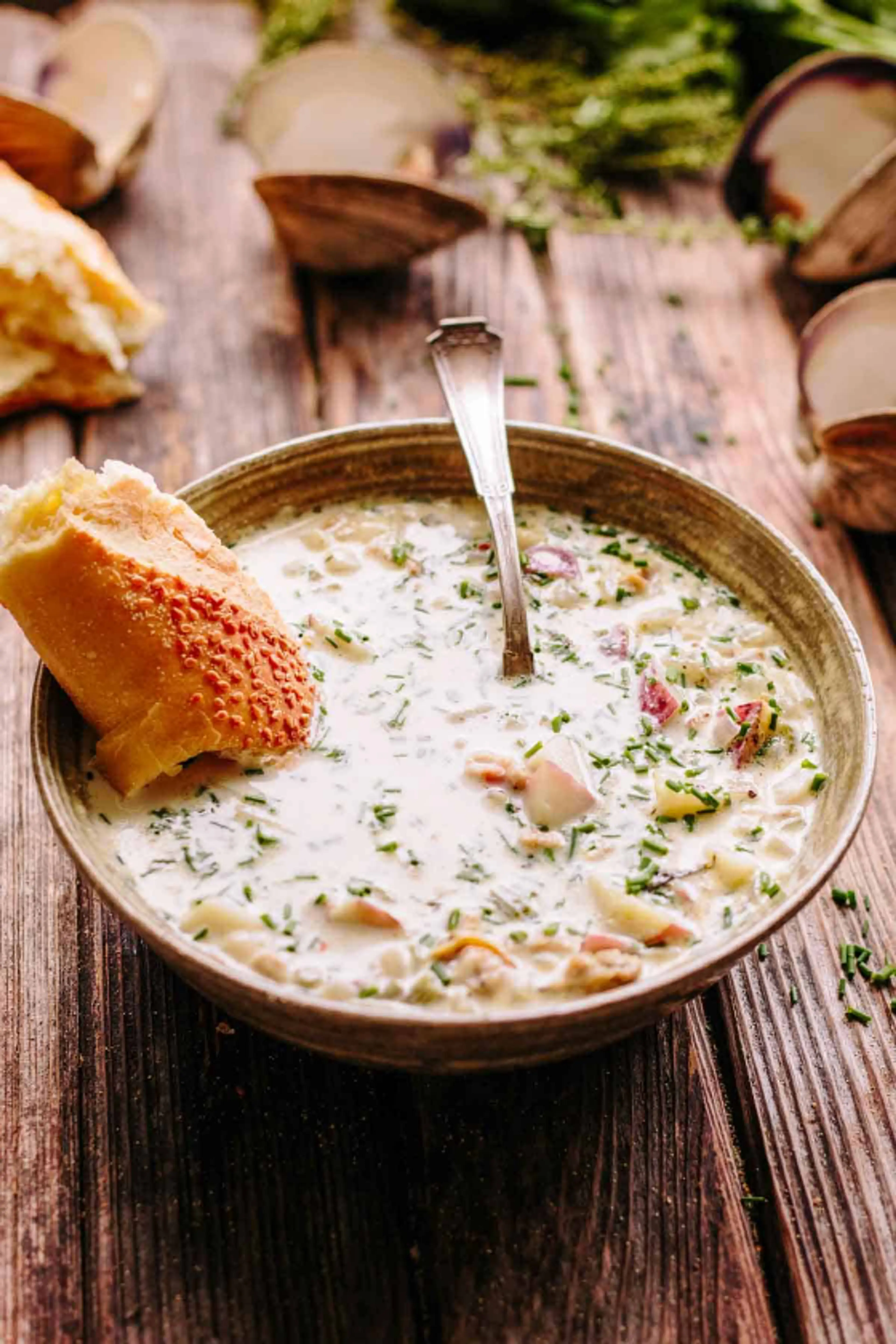 The Best Classic New England Creamy Clam Chowder
