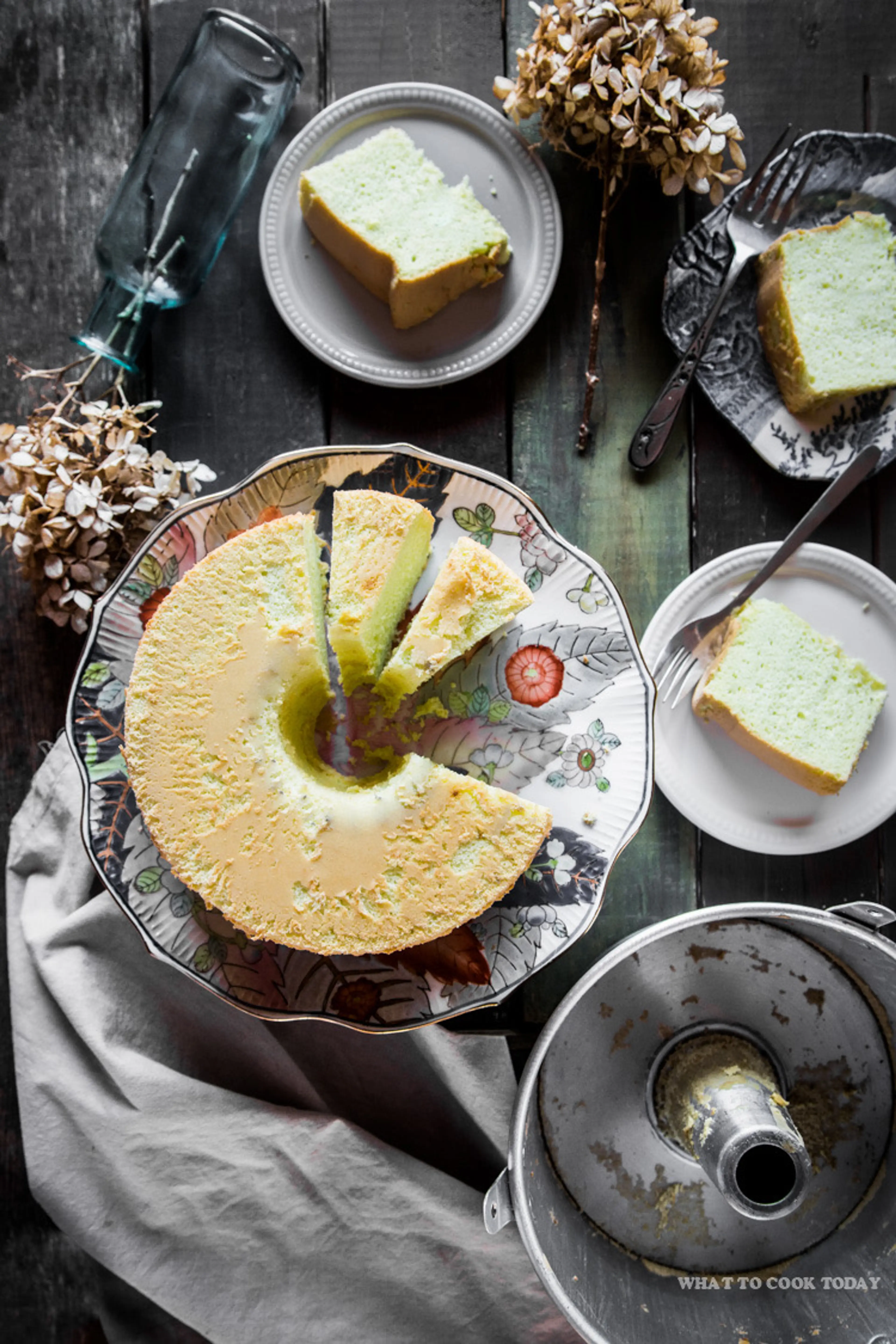 How To Make Soft and Fluffy Pandan Chiffon Cake (Complete Gu