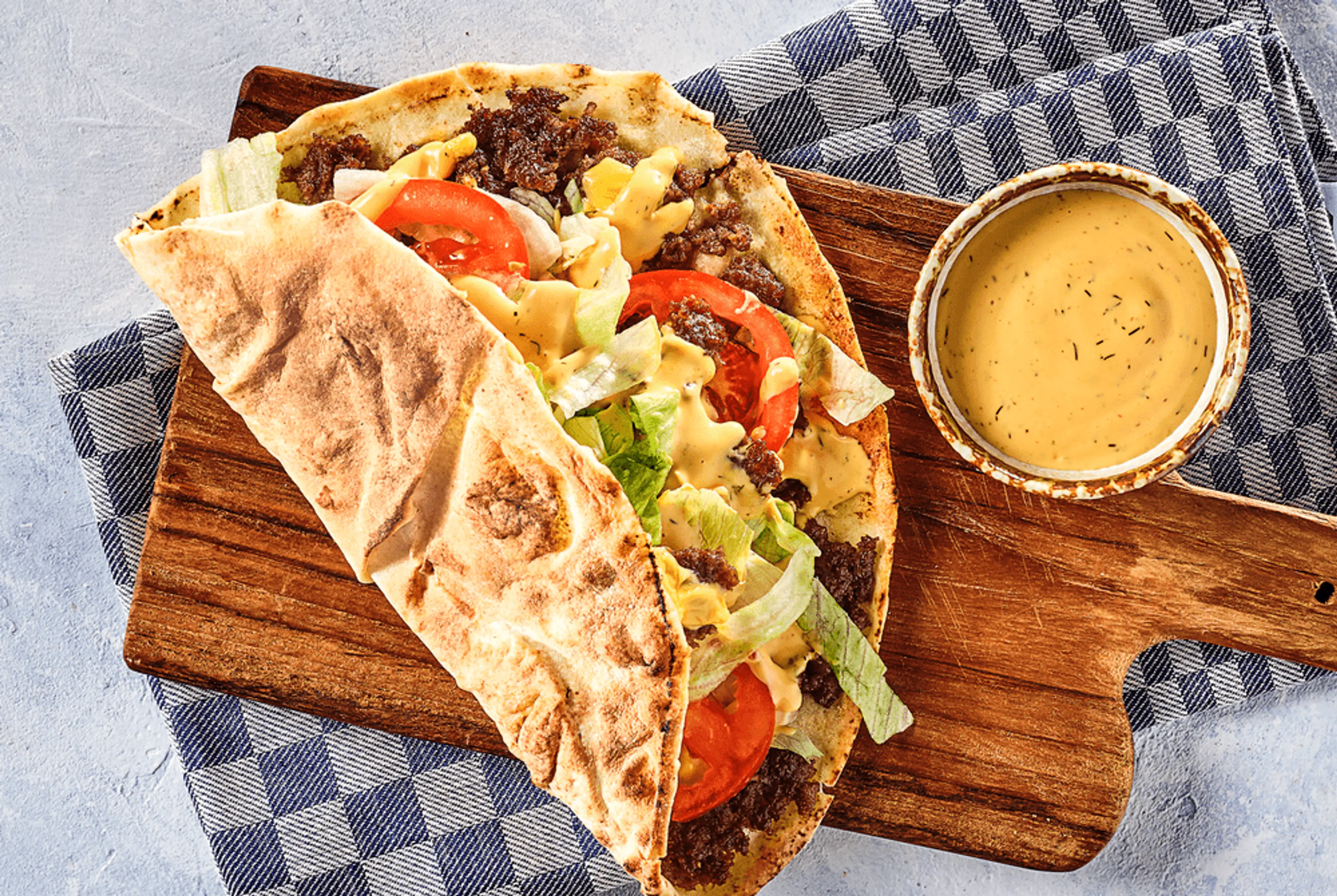 Smash-cheeseburgers op platbrood