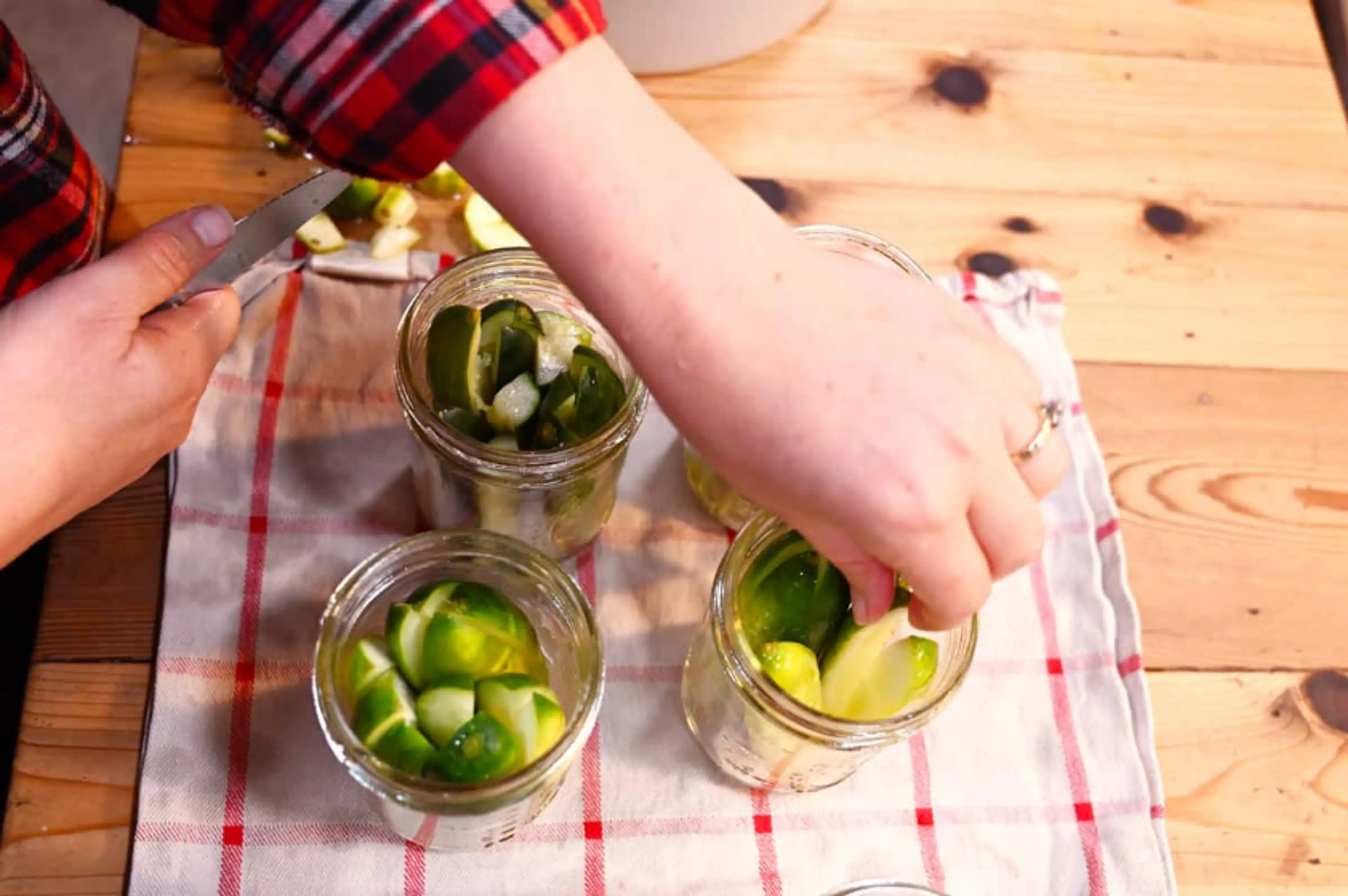 Crunchy Pickle Recipe (Canned Pickles)