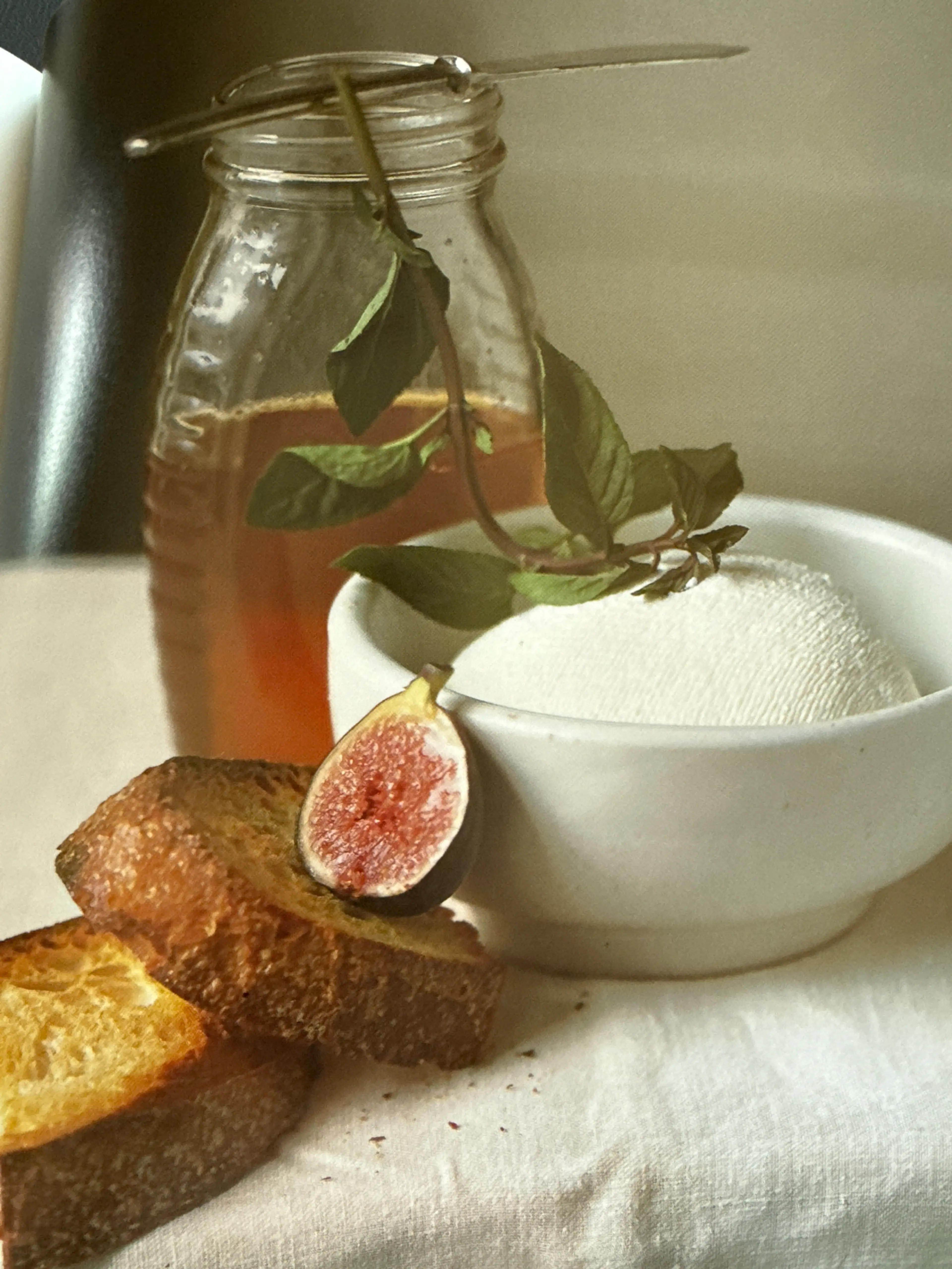 Bruschetta with Ricotta and Fresh Fig Spread