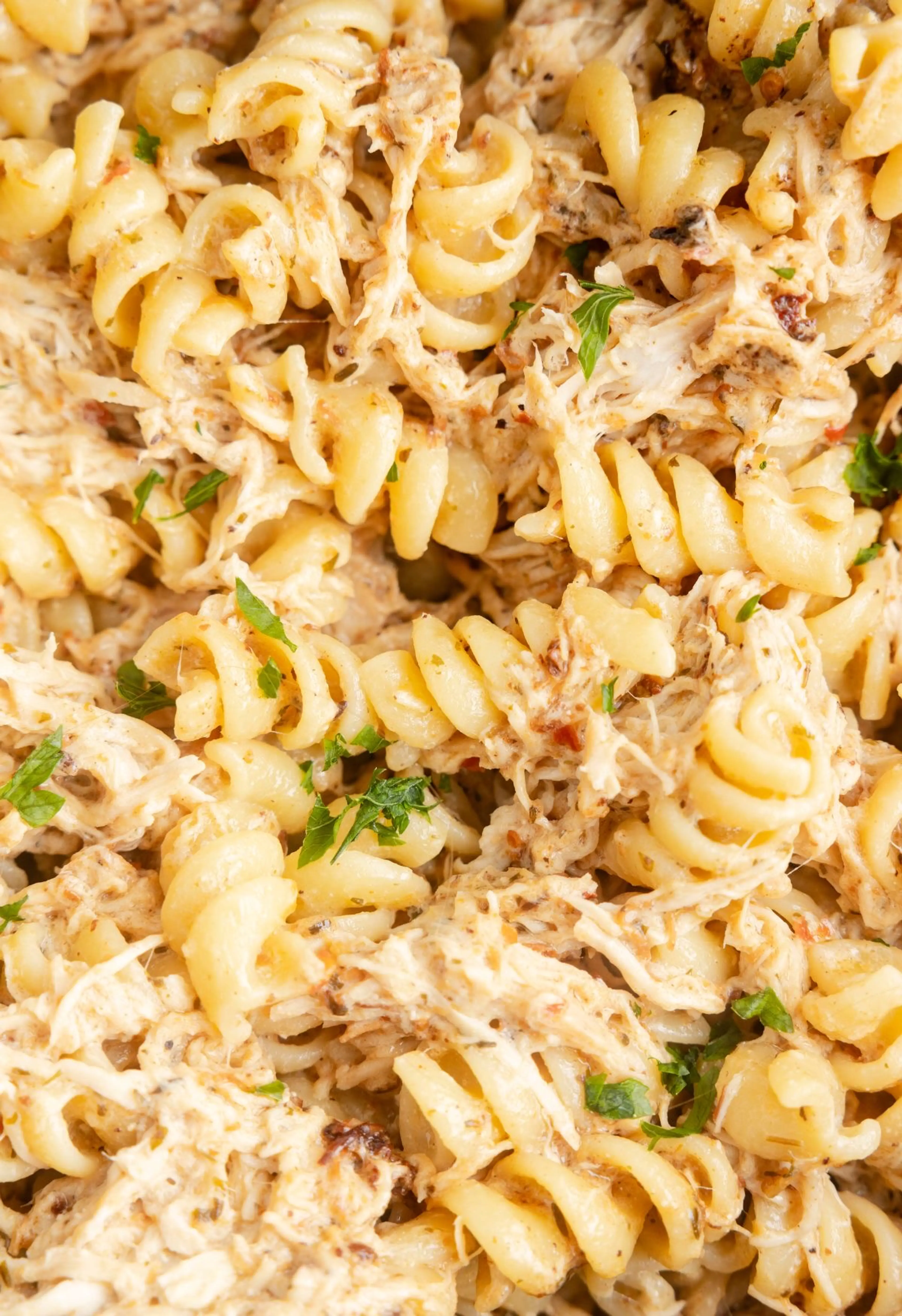 Crockpot Garlic Parmesan Chicken Pasta