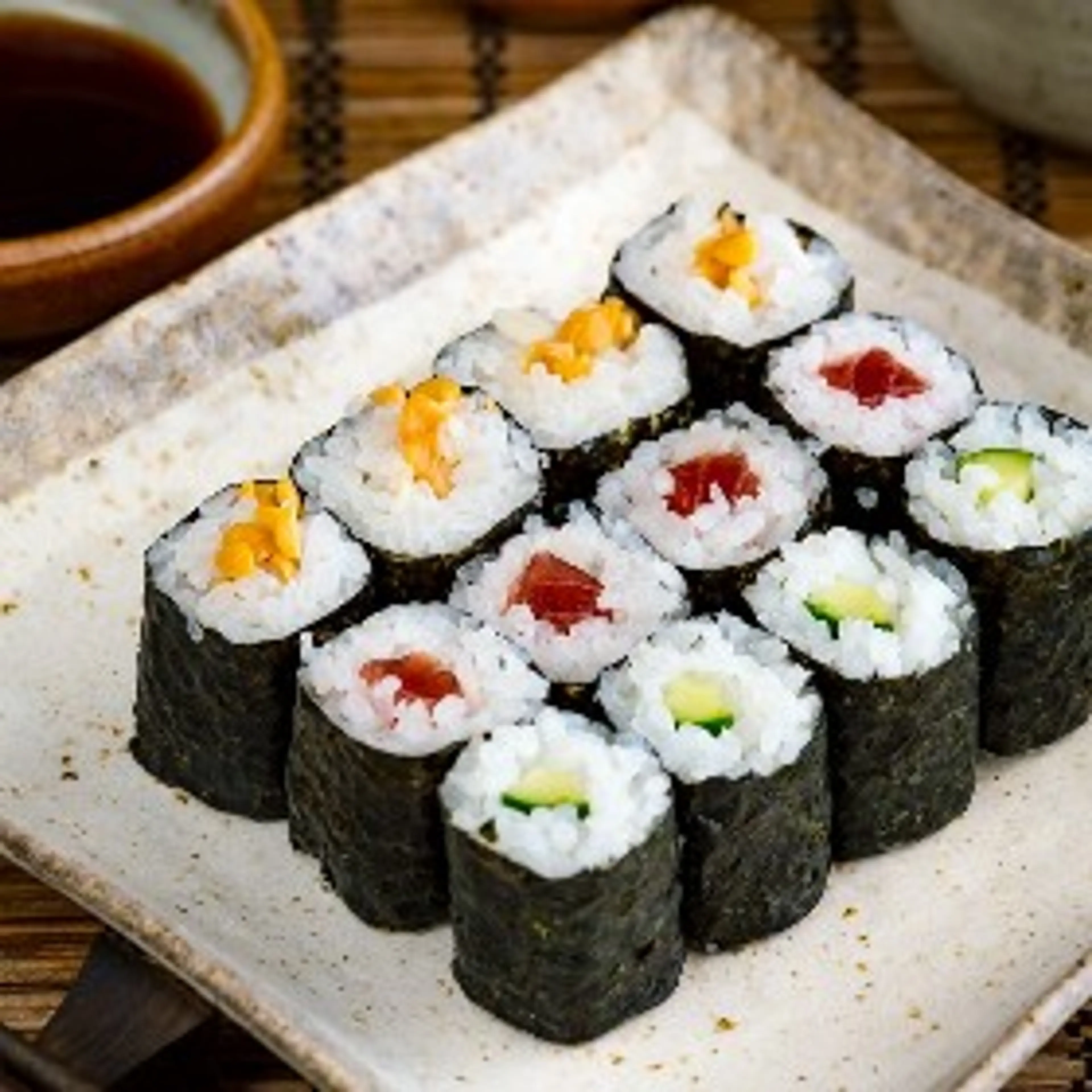 Sushi Rolls (Maki Sushi – Hosomaki)