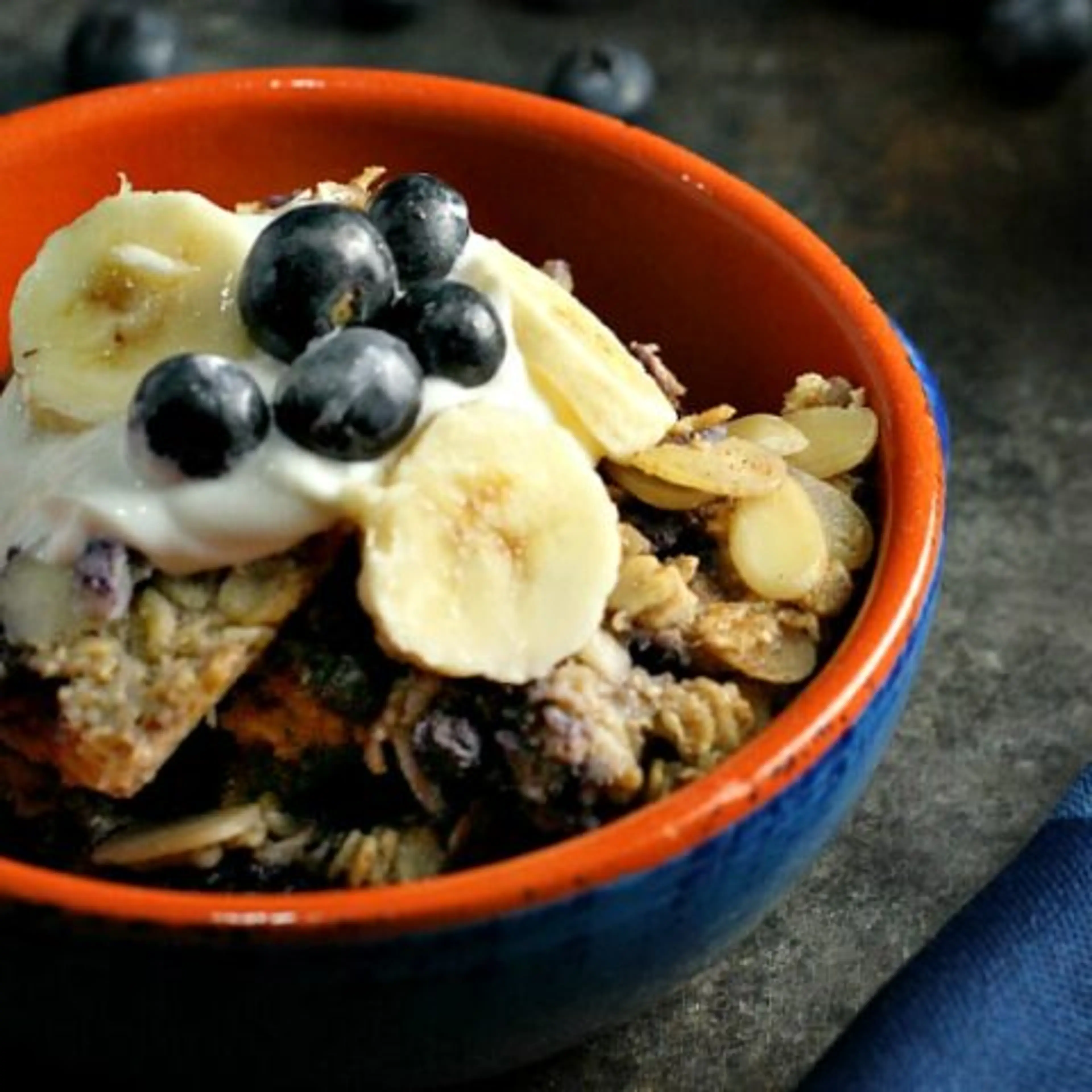 Baked Oatmeal with Blueberries and Bananas