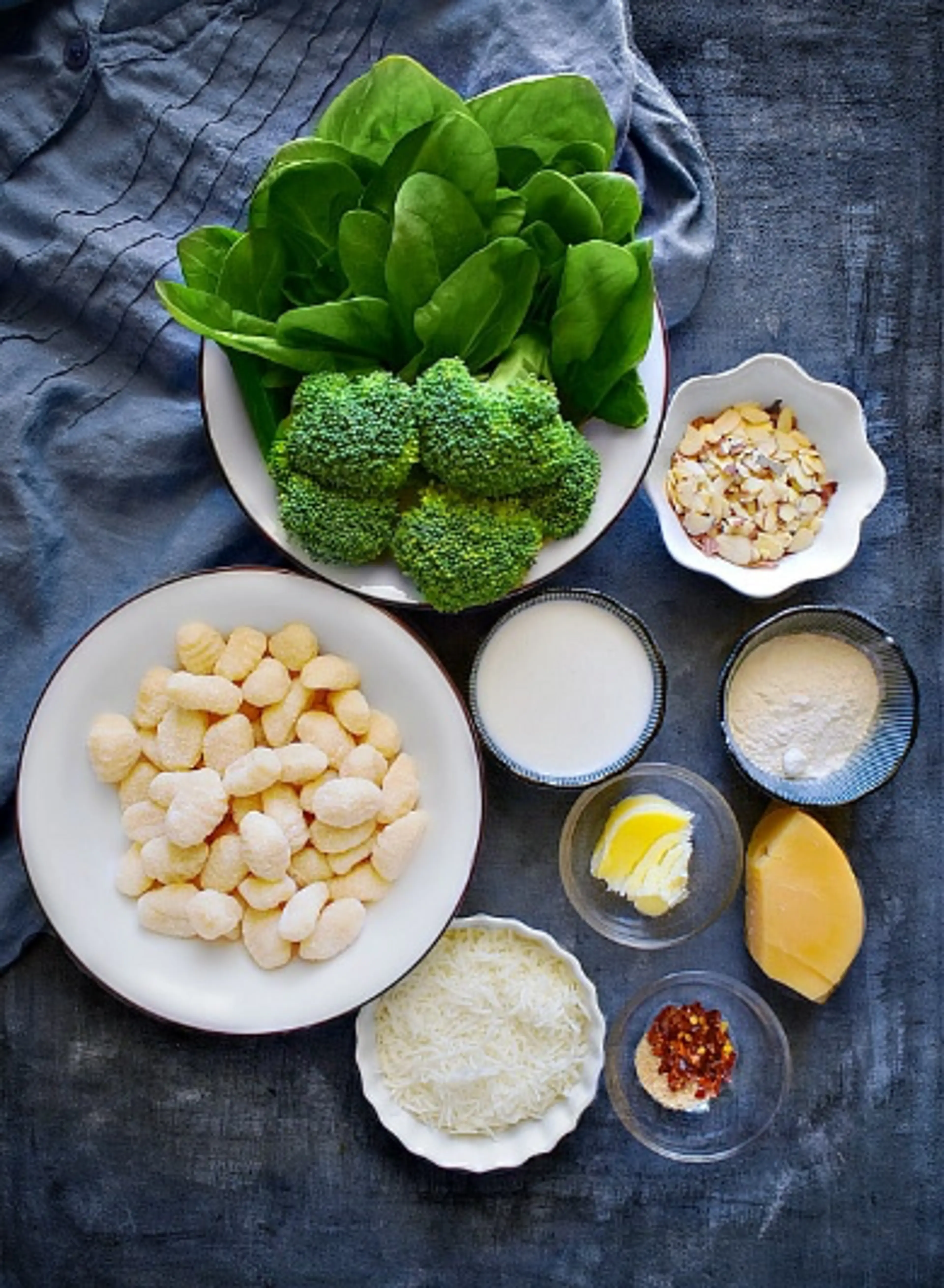 Baked Spinach Gnocchi in Cream Sauce