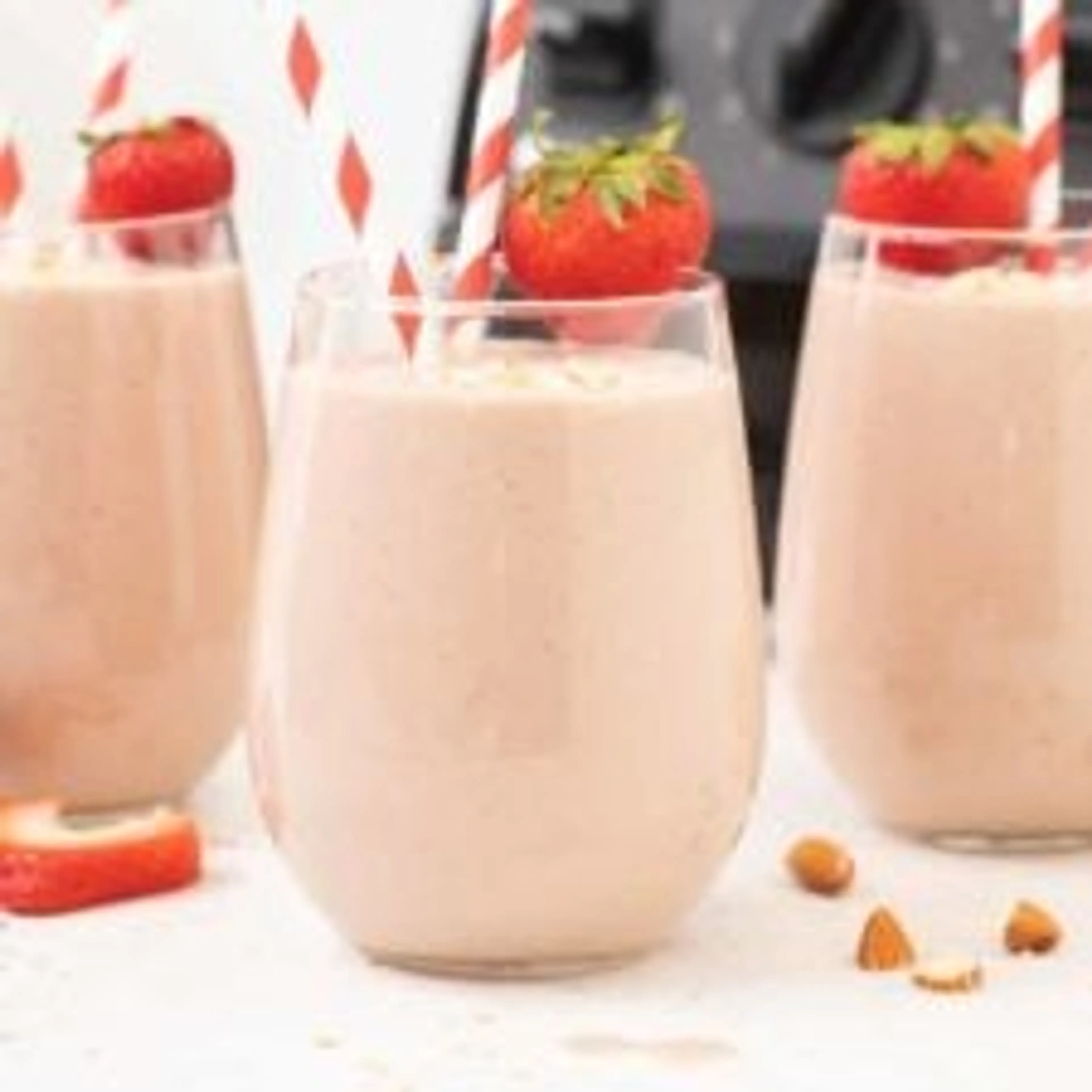 Oat Milk Smoothie with Strawberry and Banana