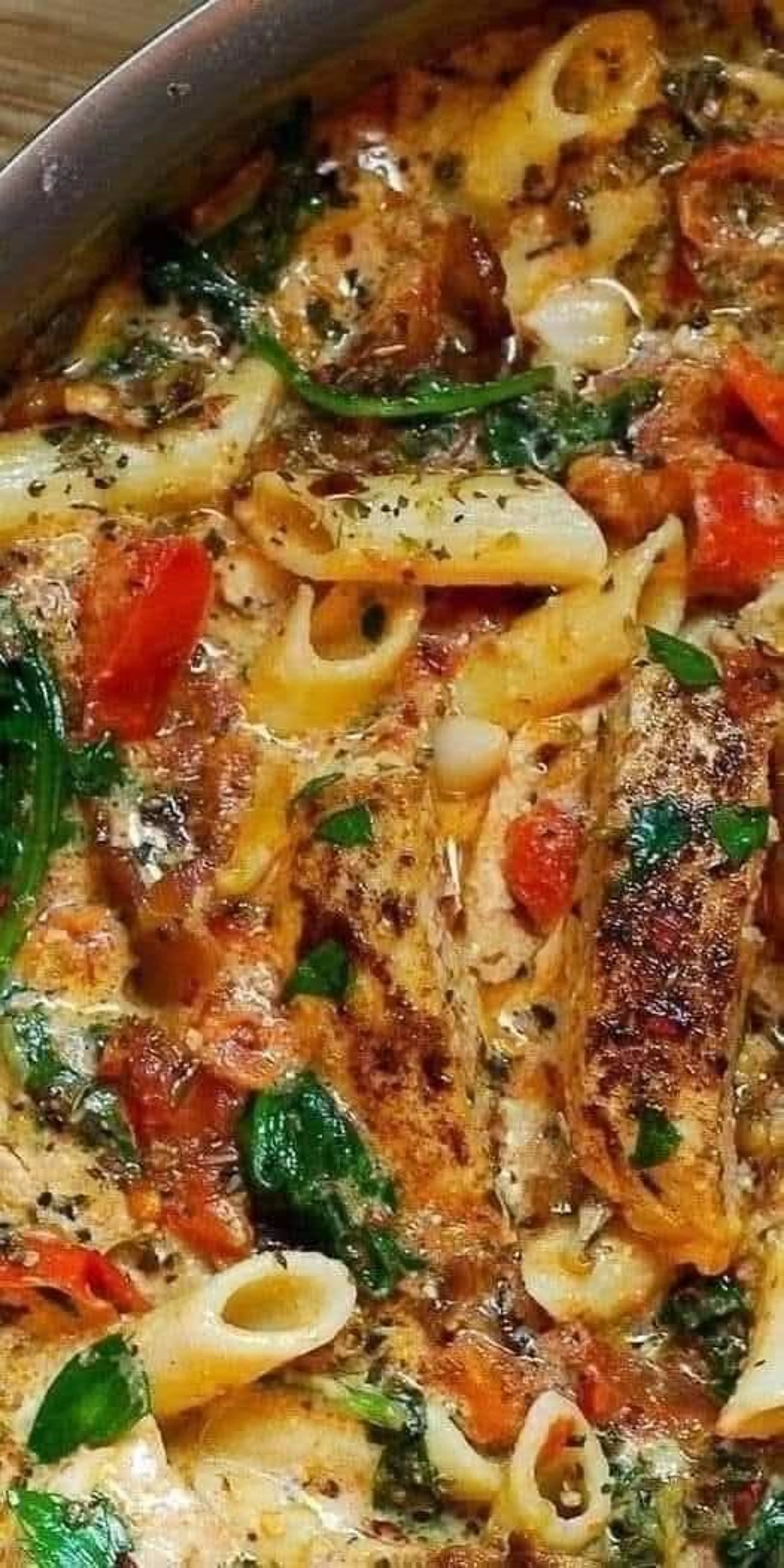 Creamy Sun Dried Tomato and Spinach Pasta with Chicken