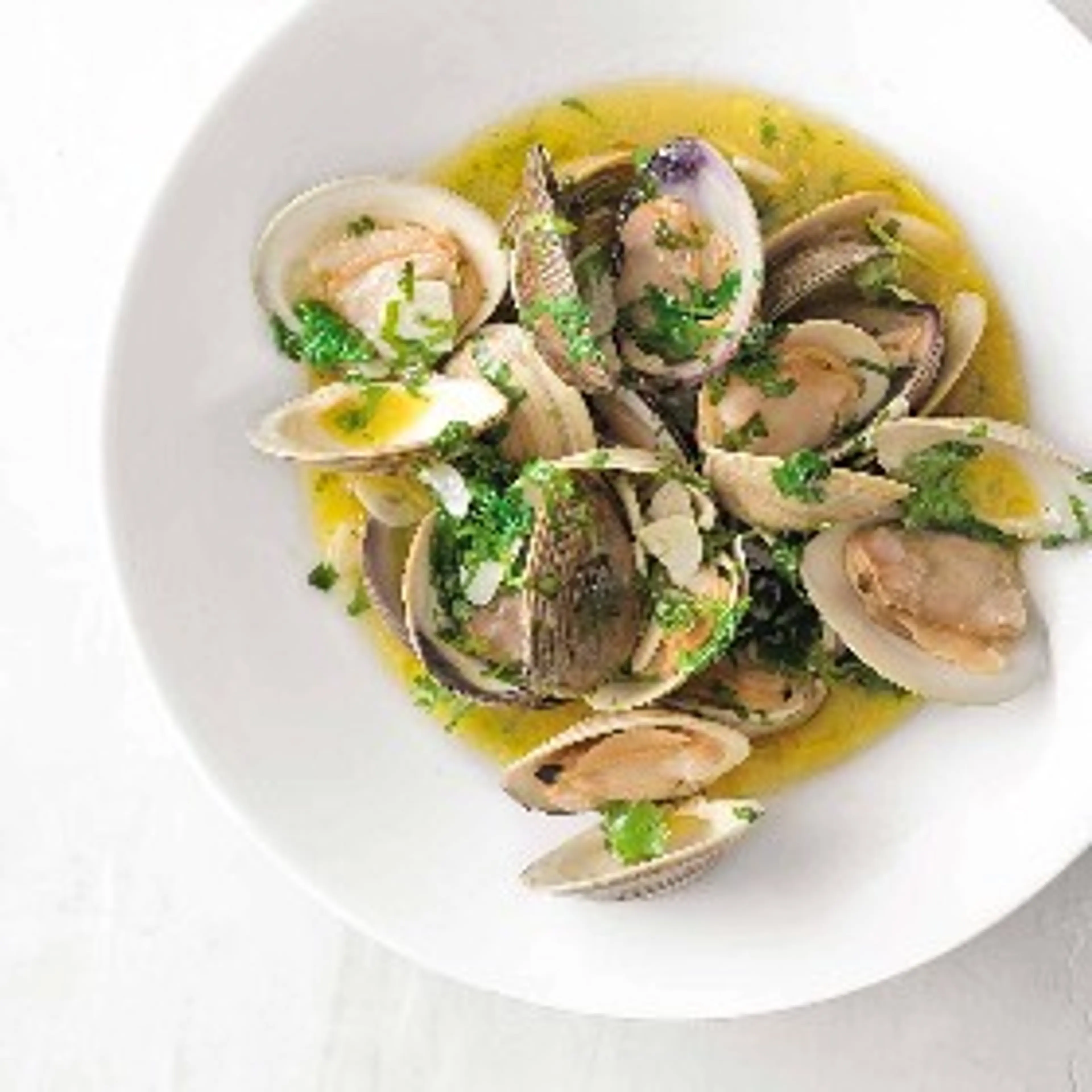 Portuguese Clams with Vinho Verde ~ Amêijoas à Bulhão Pato