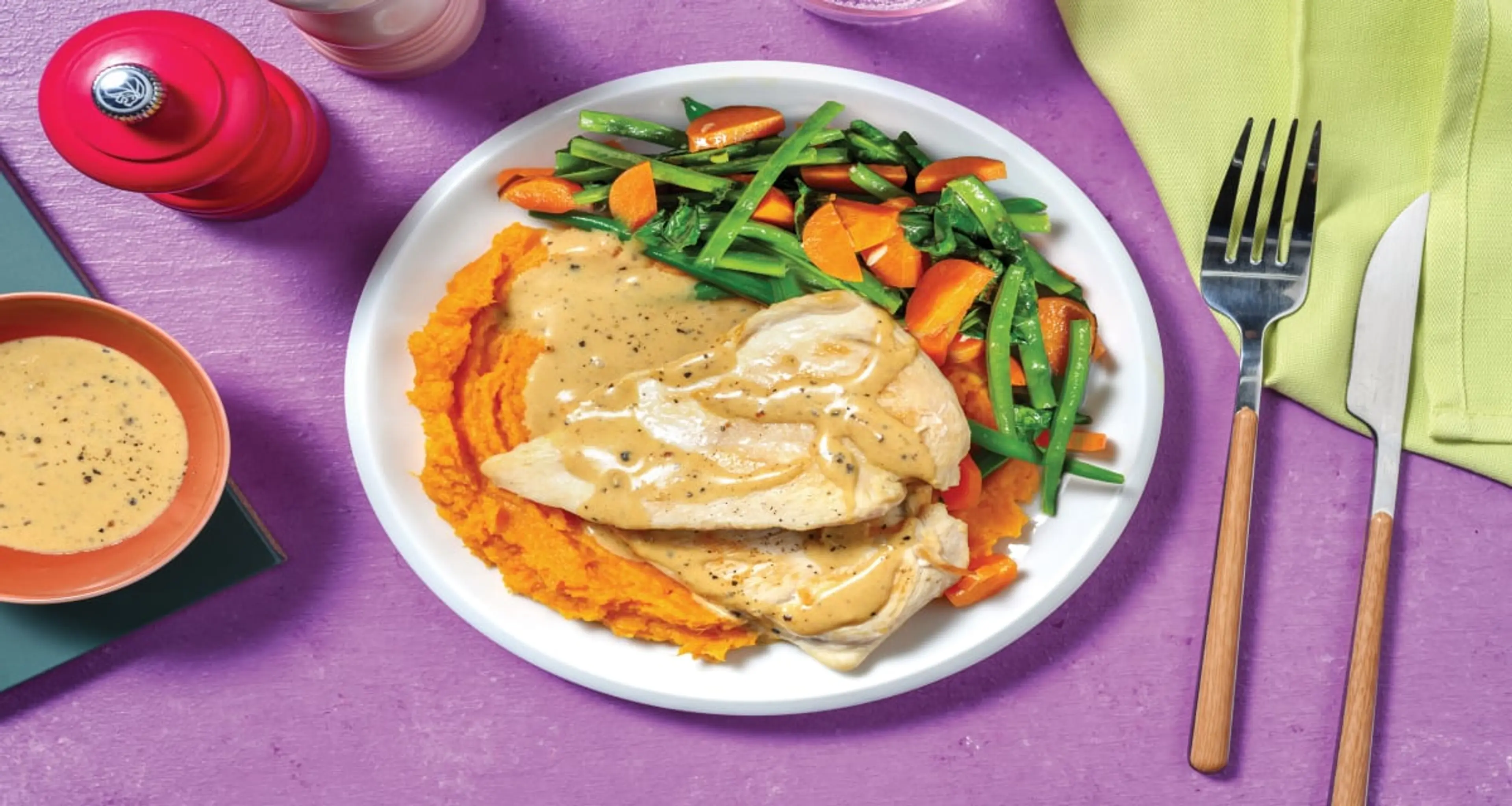 Chicken & Creamy Peppercorn Sauce with Potato Mash & Garlick