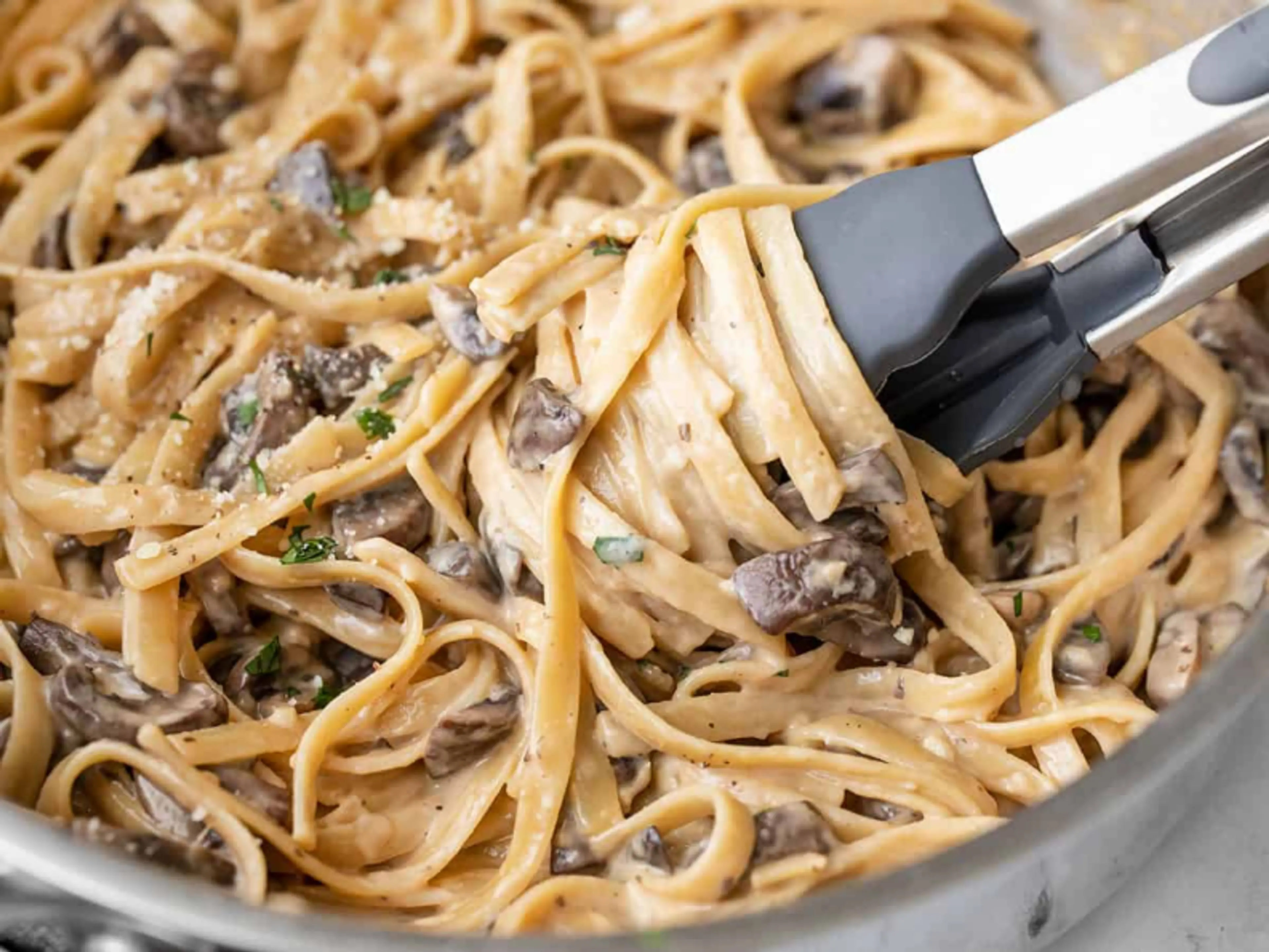 One Pot Creamy Mushroom Pasta