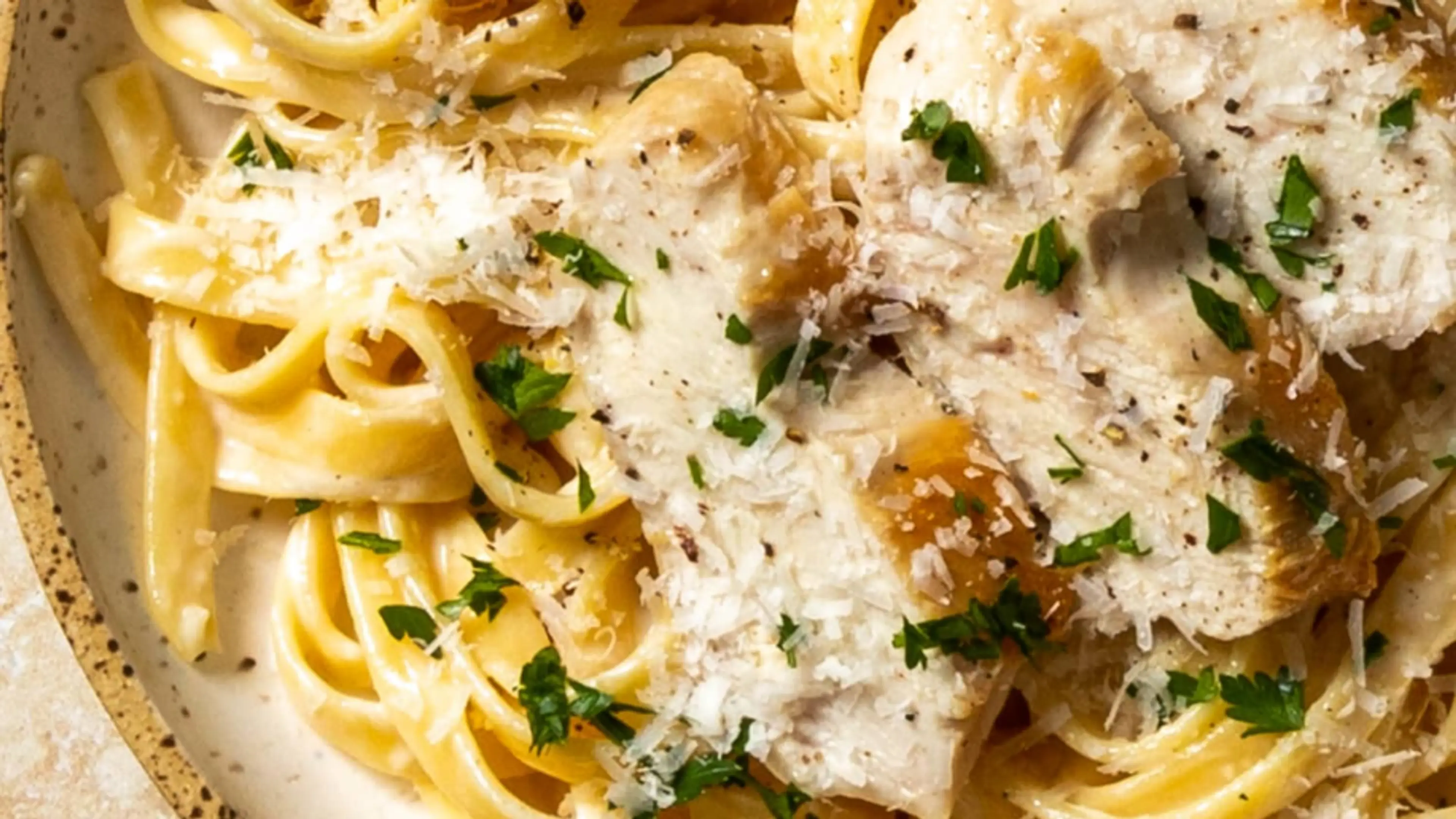 How To Make Classic Chicken Alfredo Pasta: The Easiest, Chee