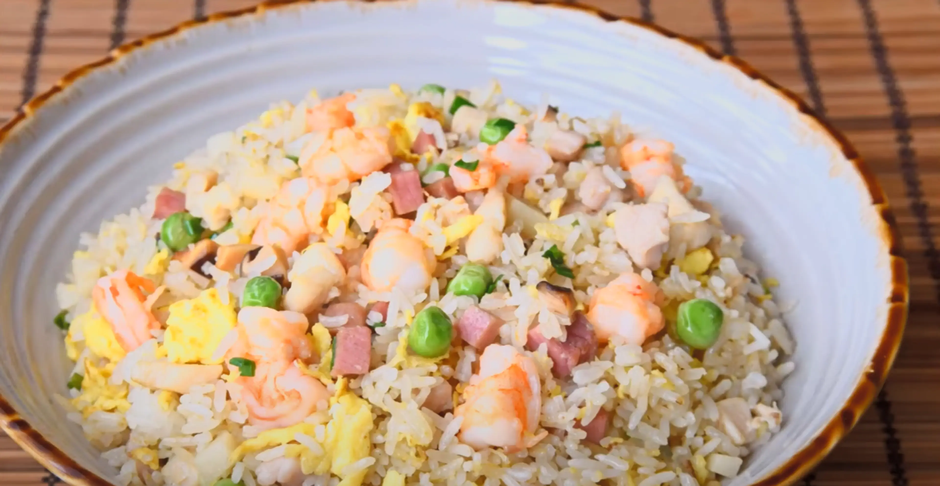 Yangzhou Fried Rice (扬州炒饭)