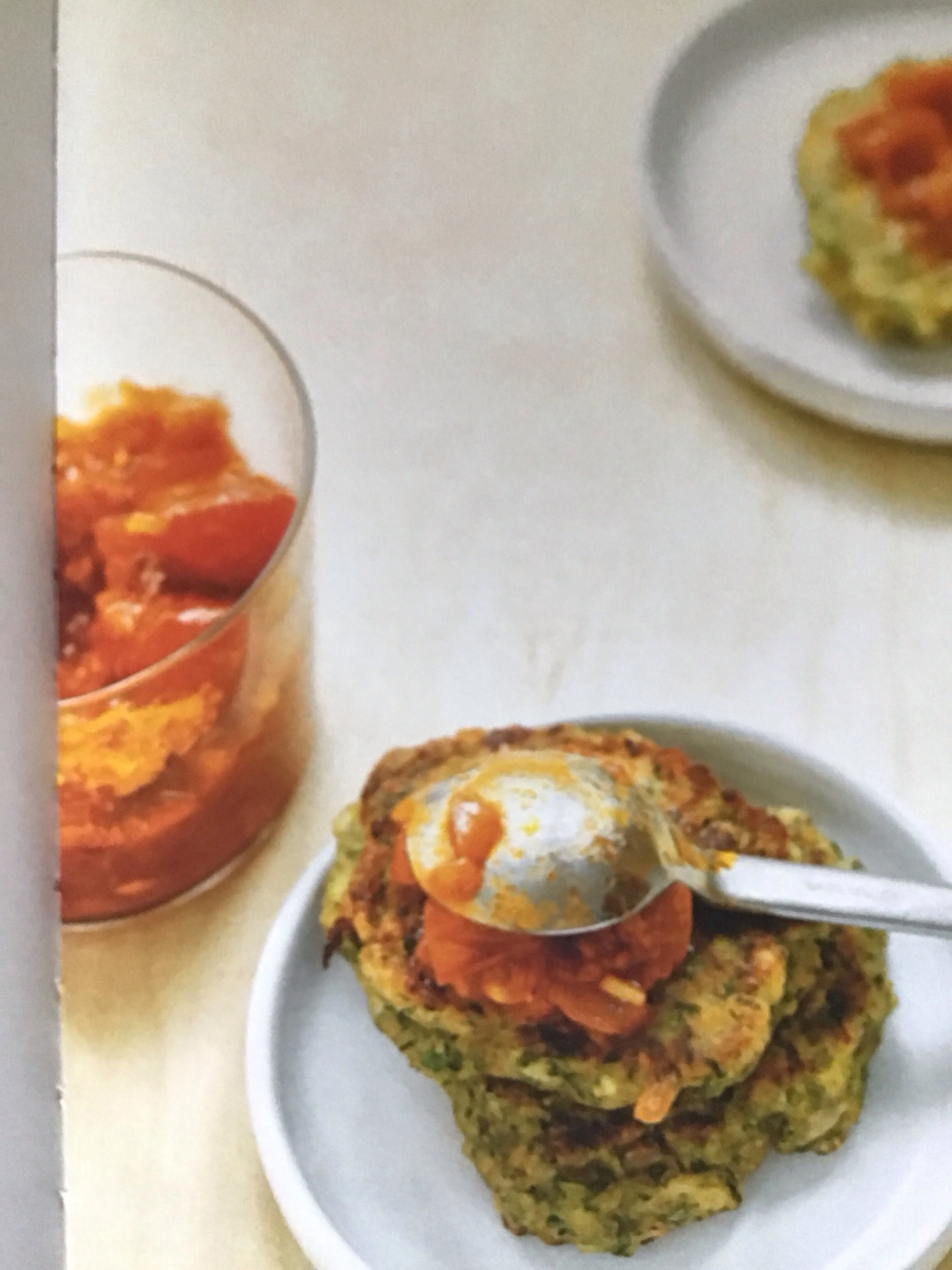 ZUCCHINIKÜCHLEIN MIT FETA & SONNENBLUMENKERNEN