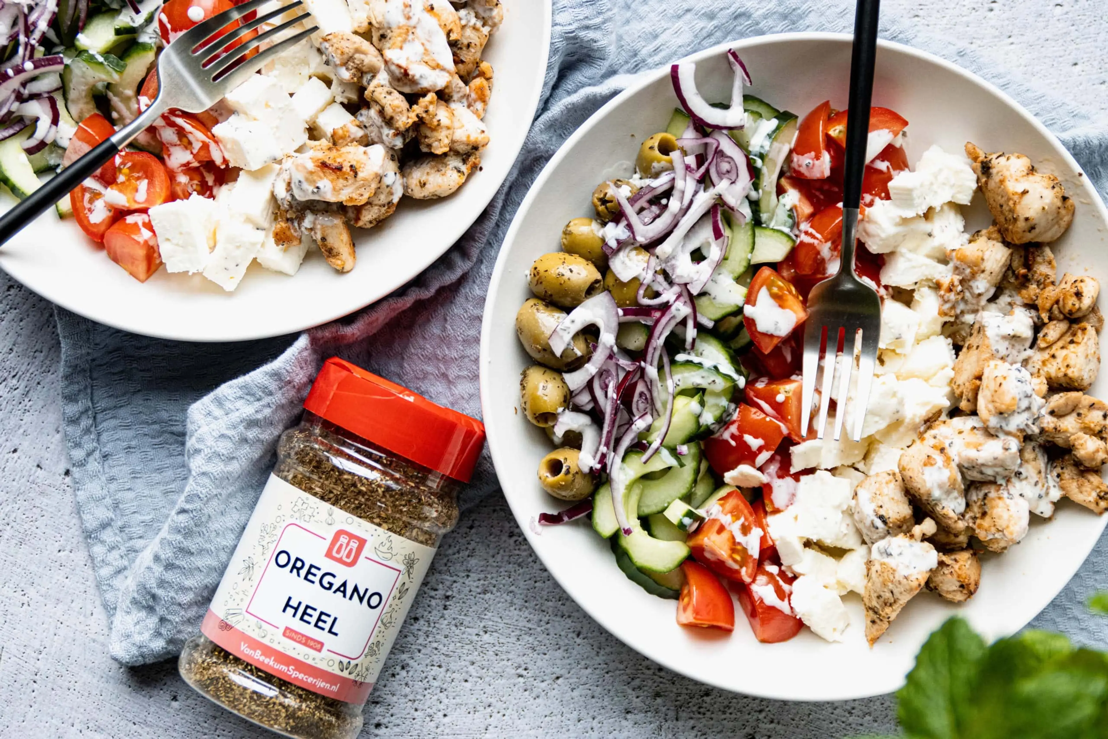 Griekse Salade met Gekruide Kipfilet - Gezonde Maaltijdsalad