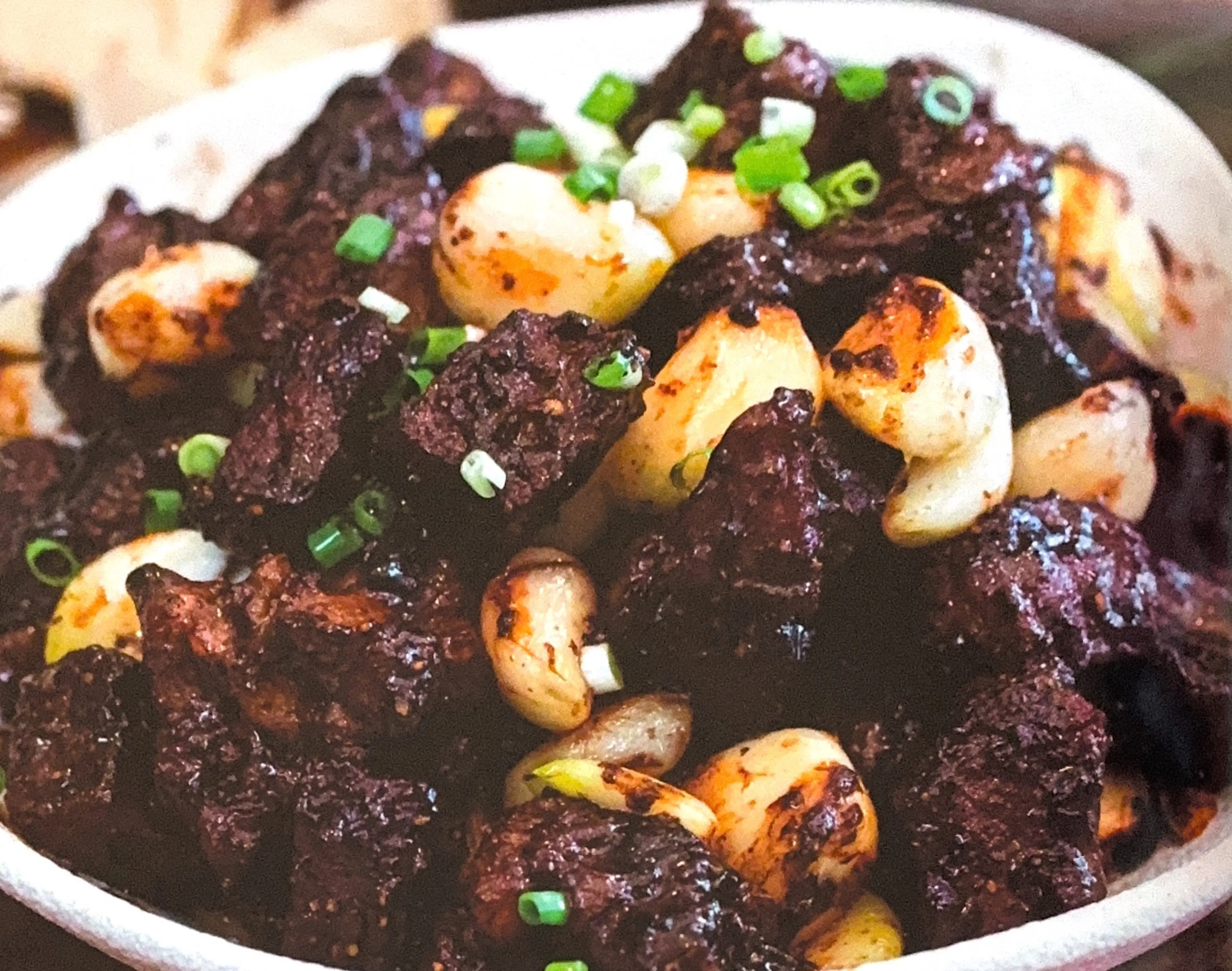 Garlic Steak Bites in Black Pepper Sauce
