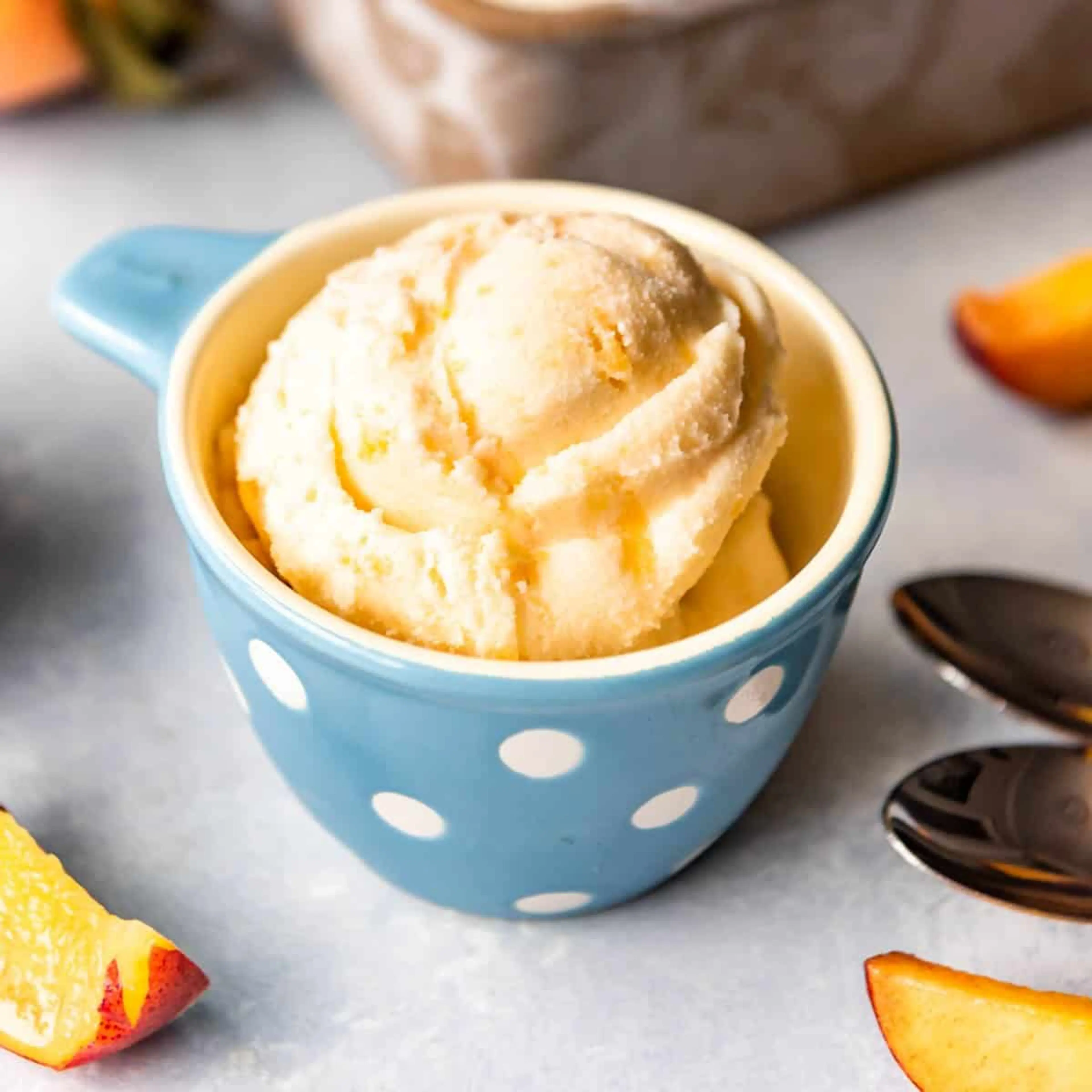 Best Peach Ice Cream Recipe with Fresh Peaches