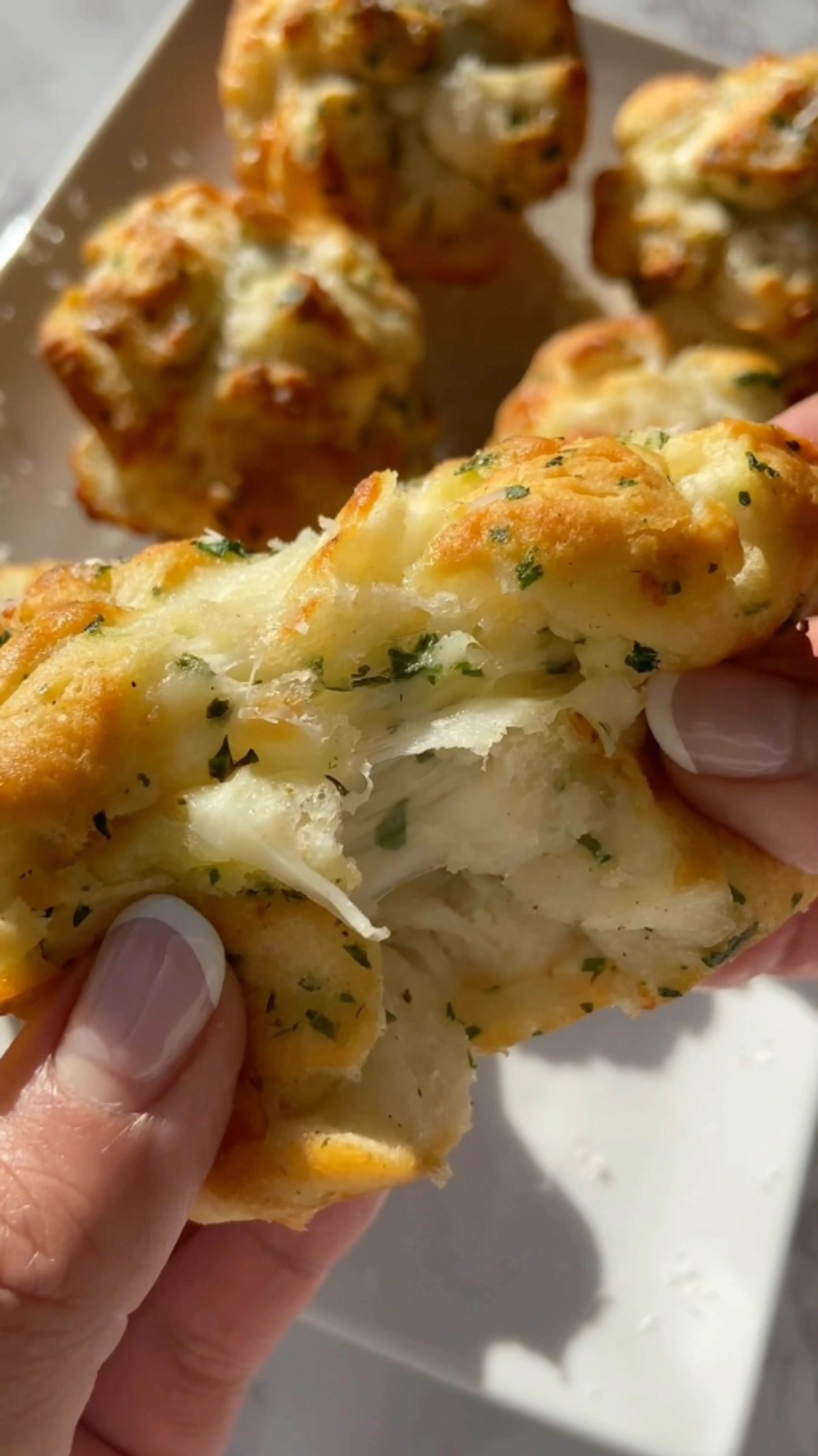 Cheesy Garlic Bread Muffins Recipe (6 Muffins