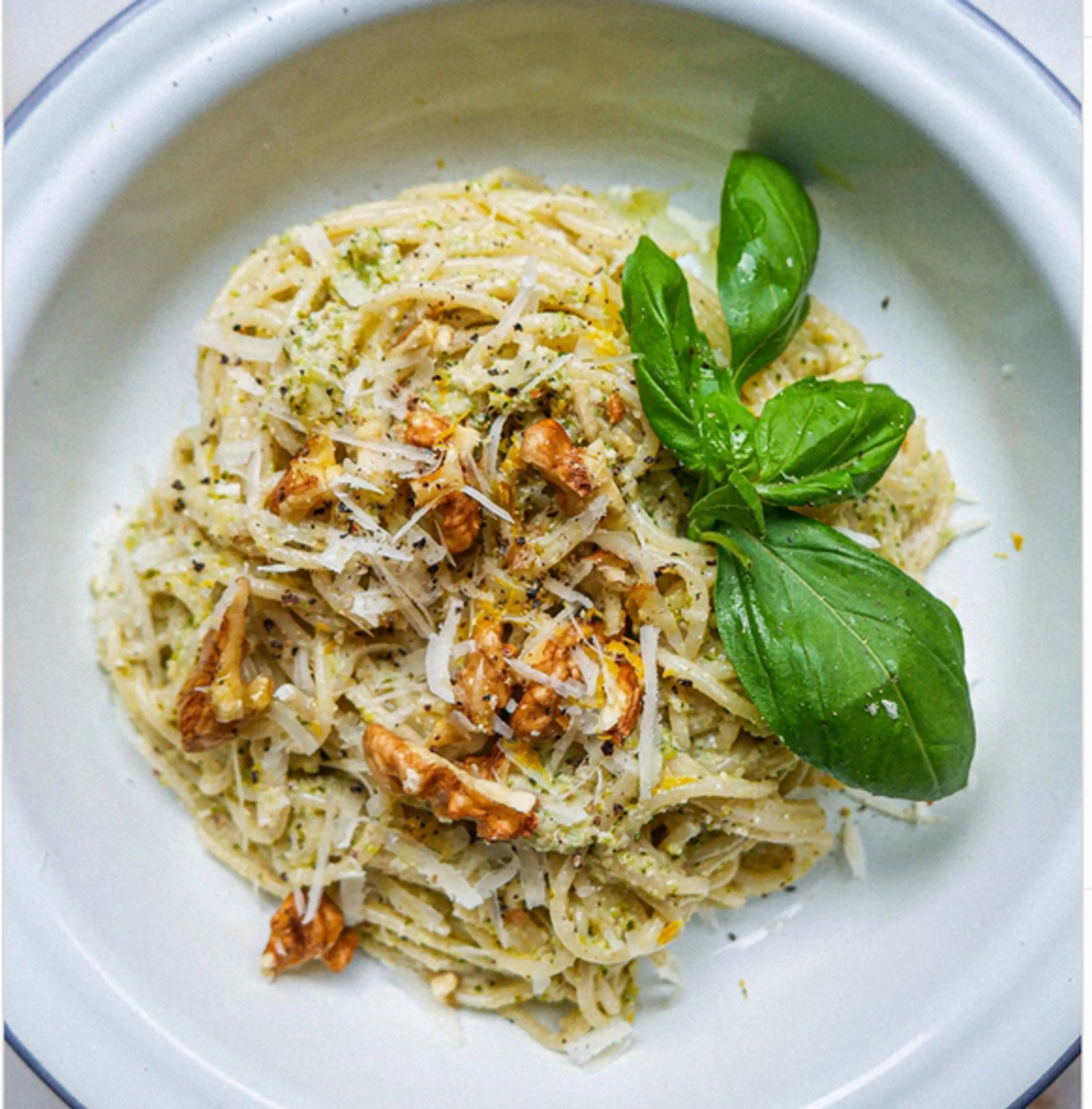 Pasta com Pesto de Brócolos e noz