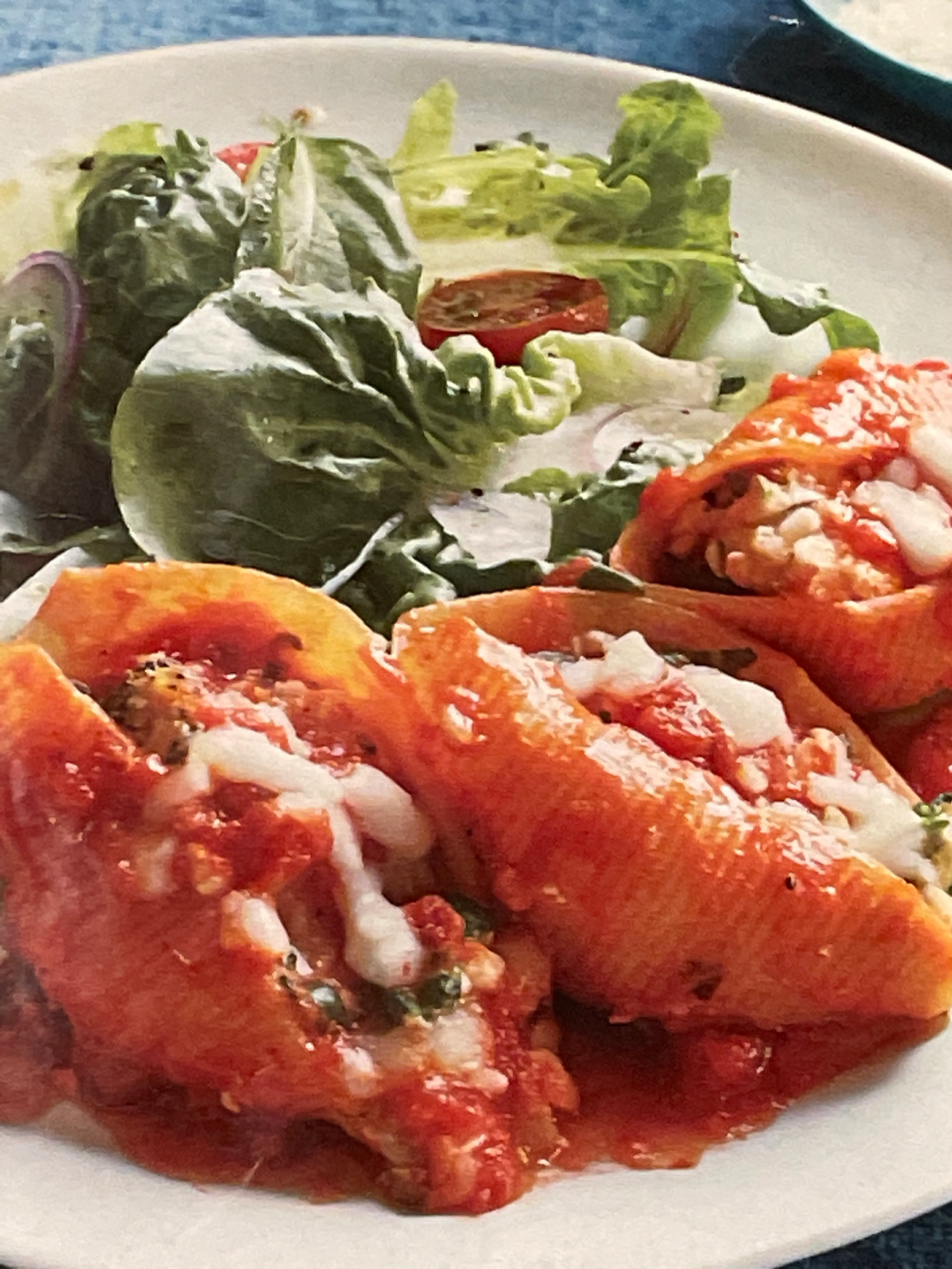 BROCCOLI AND CHEESE STUFFED SHELLS