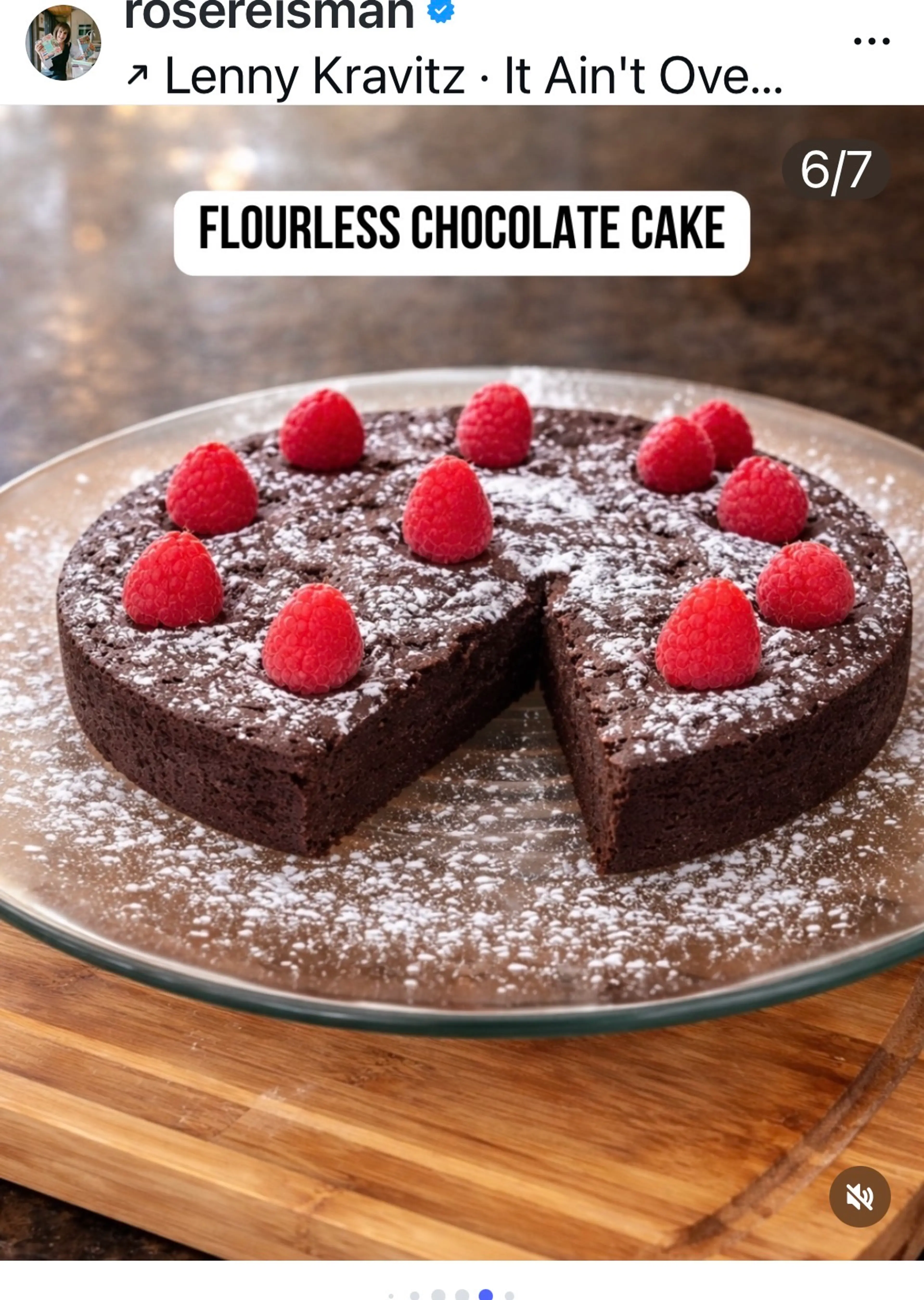 FLOURLESS CHOCOLATE CAKE