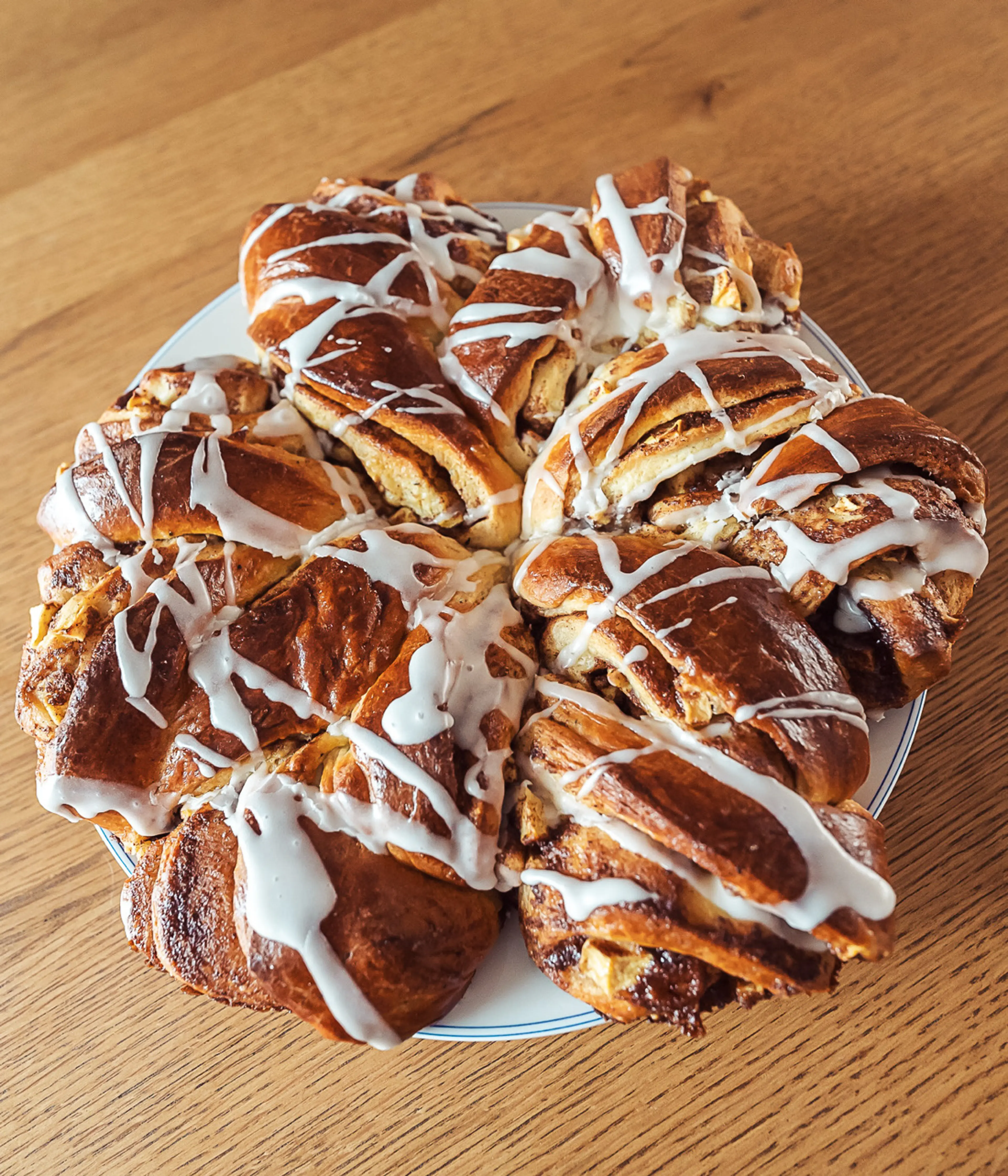 Norwegian Apple Kringle