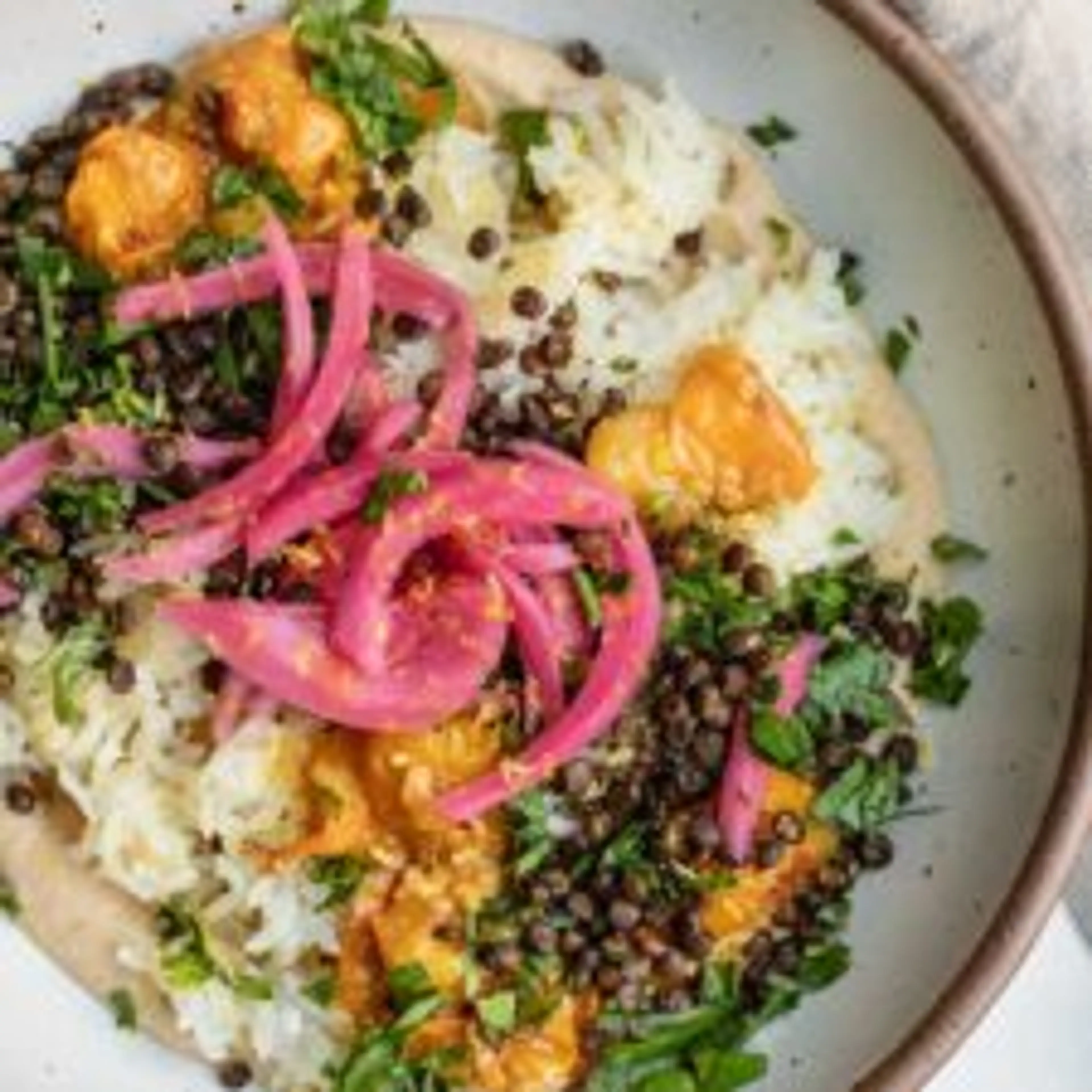 Crispy Rice Bowl with Hummus and Roasted Lentils