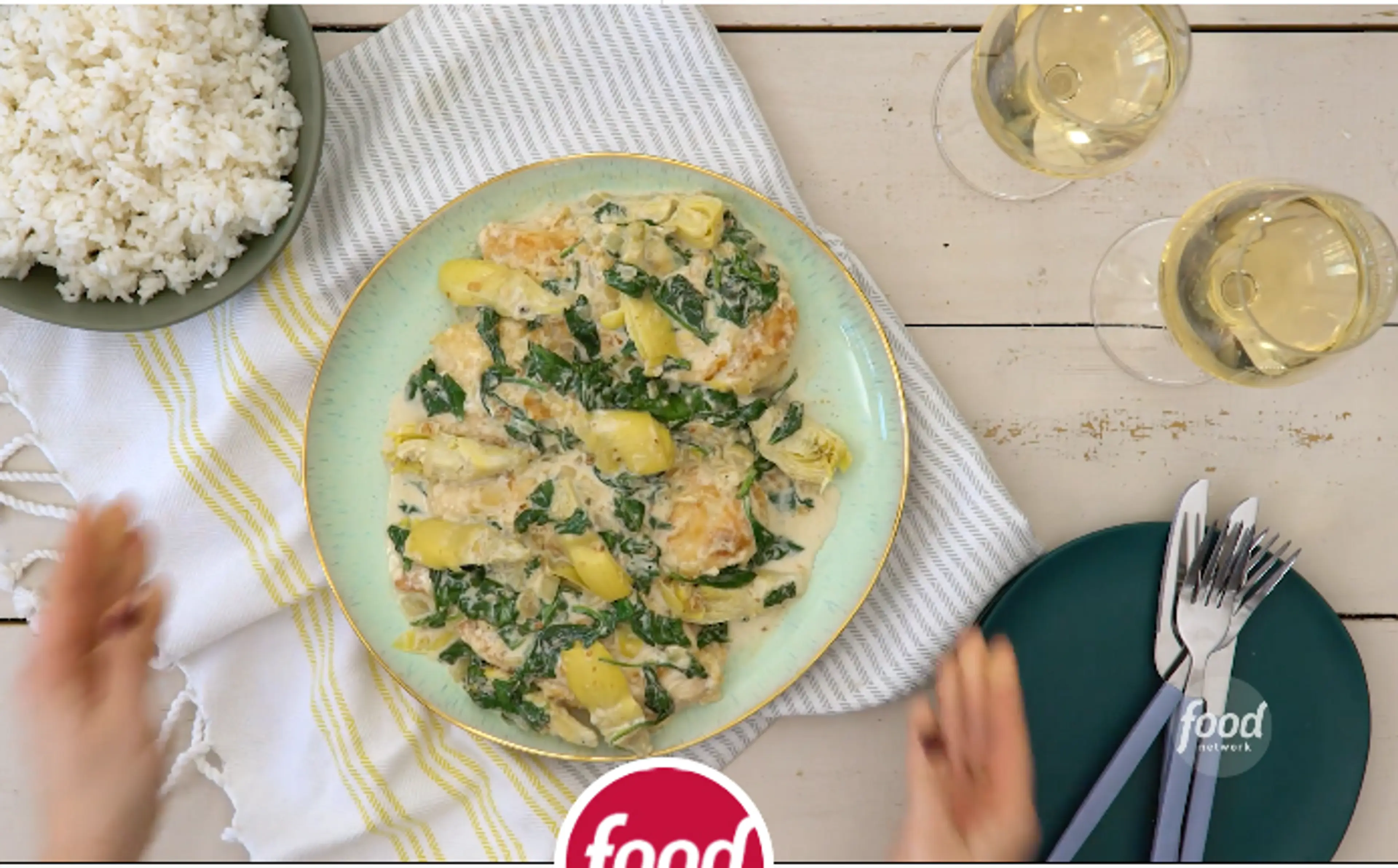 Creamy Spinach and Artichoke Chicken Skillet