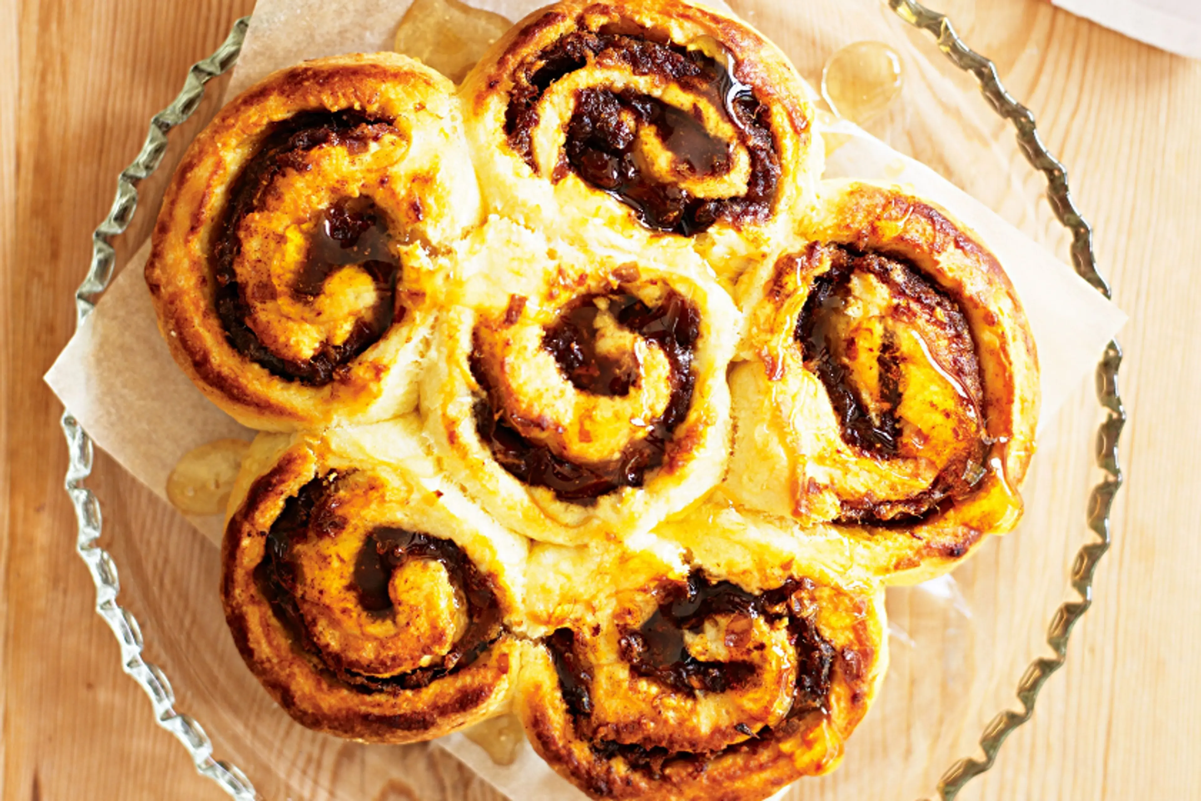 Sticky date scroll scones