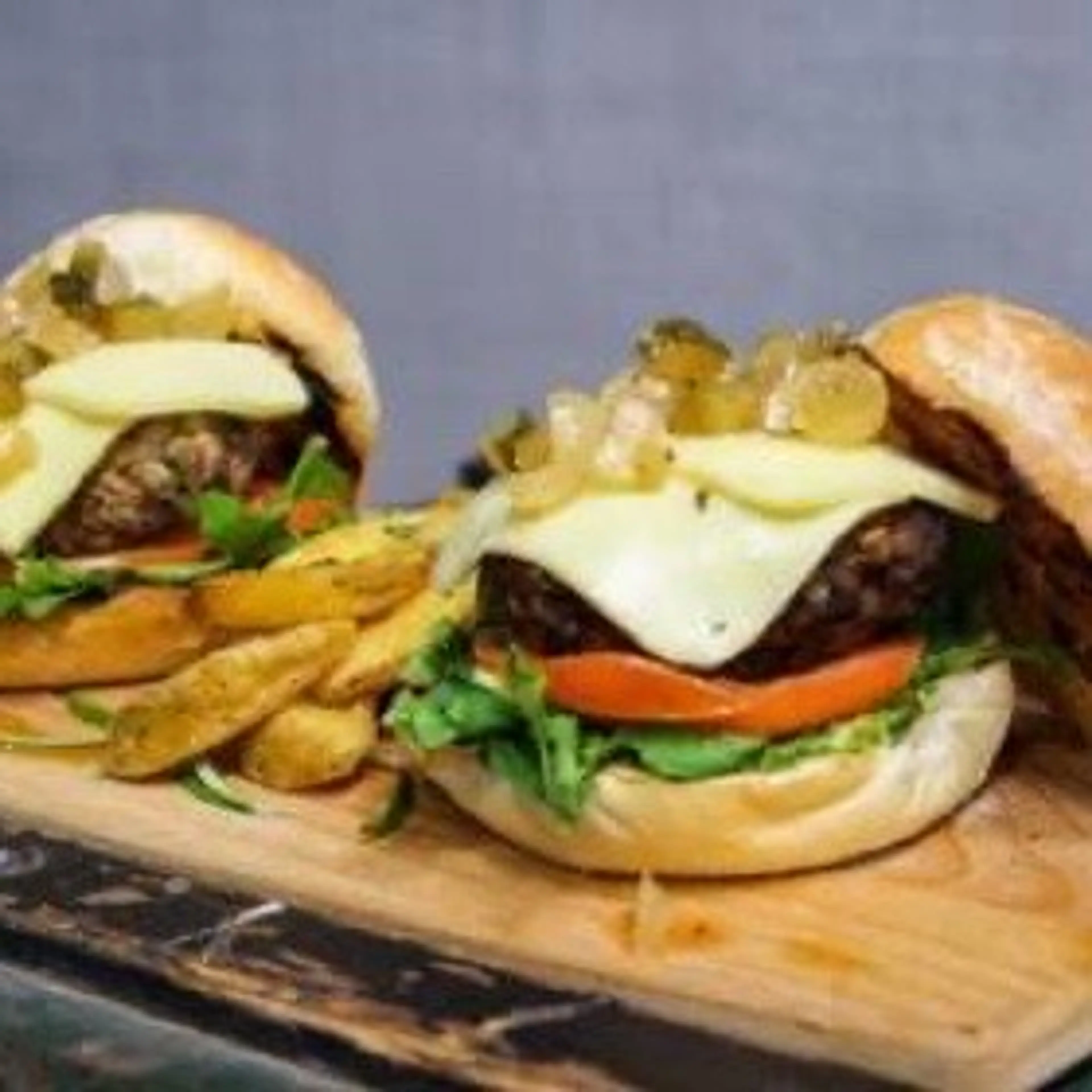 Recette De Burger De Bœuf à La Mozzarella, Oignons Nouveaux