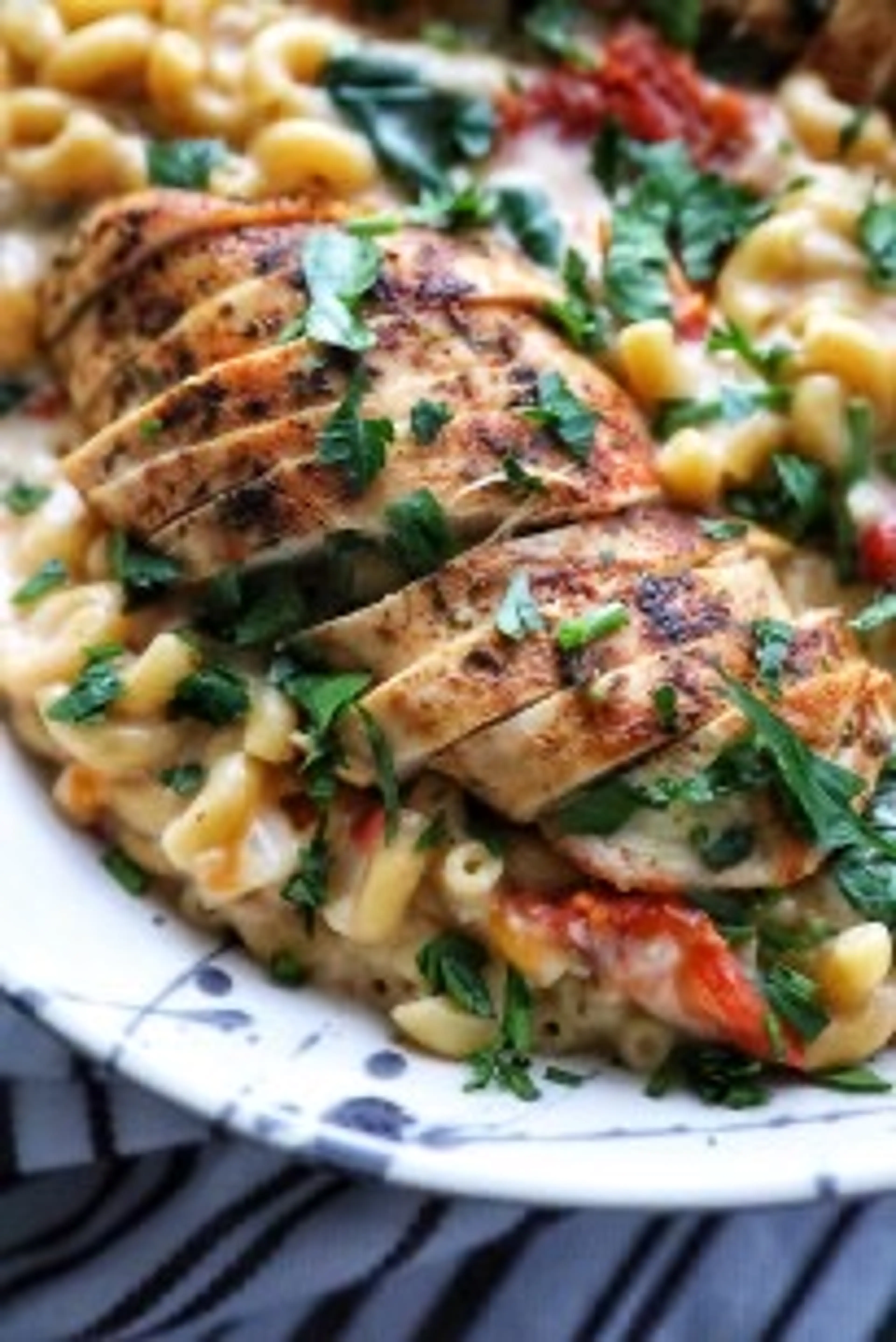 Cajun Chicken with Sundried Tomato & Spinach Mac n' Cheese